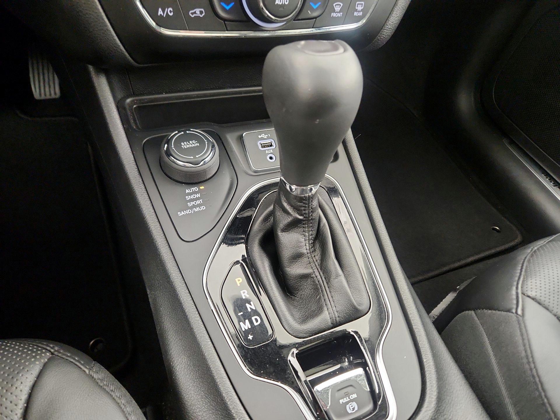 Thumbnail: 2021 Jeep Cherokee - 17