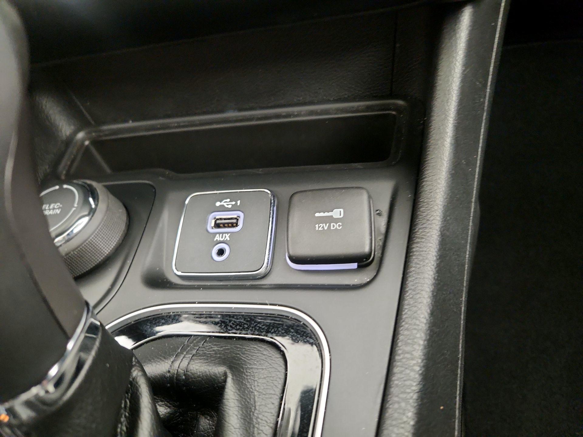 Thumbnail: 2021 Jeep Cherokee - 18