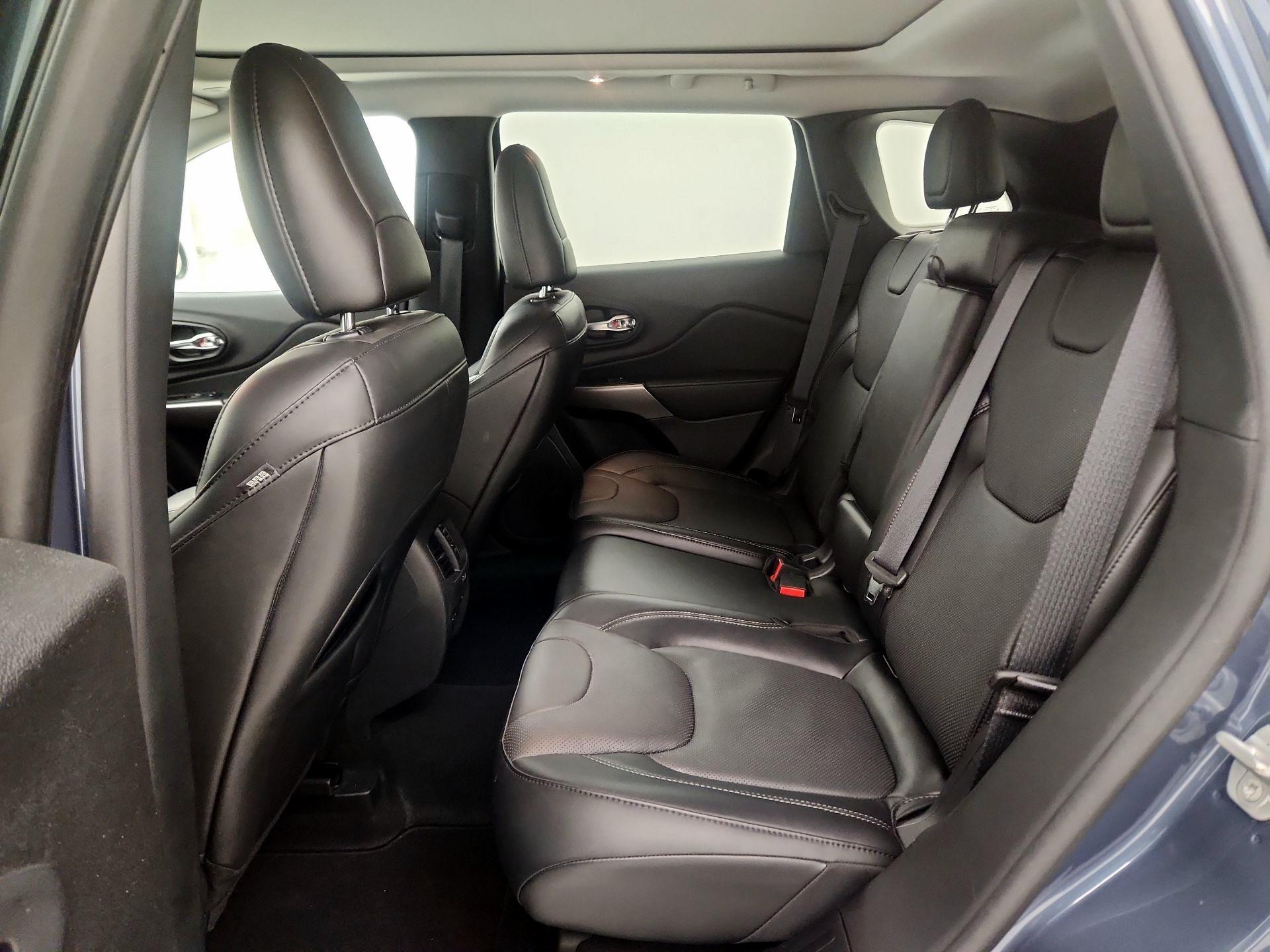 Thumbnail: 2021 Jeep Cherokee - 19