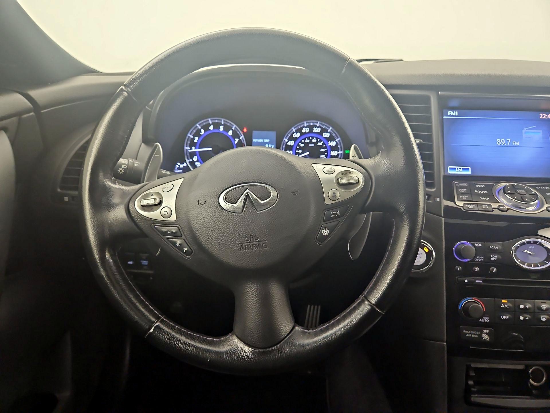 Thumbnail: 2015 INFINITI QX70 - 10
