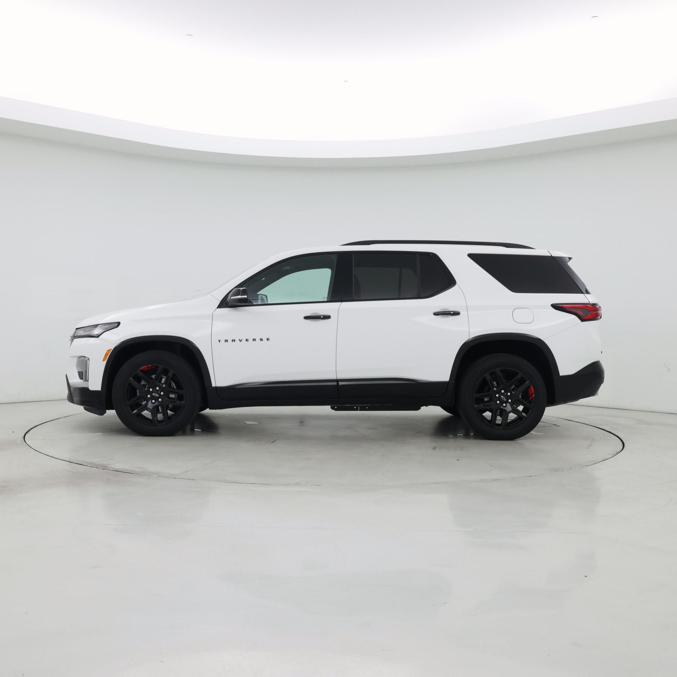 Thumbnail: 2023 Chevrolet Traverse - 3