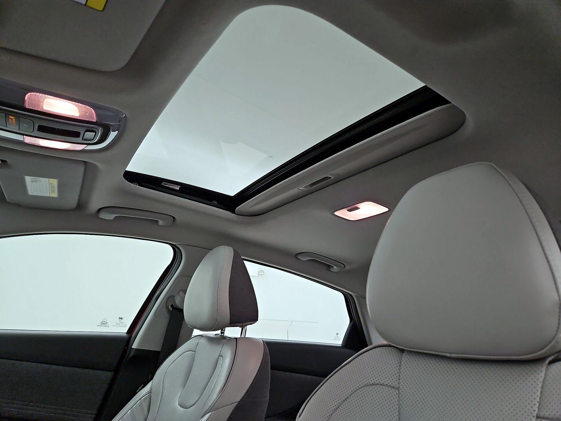 Thumbnail: 2021 Hyundai Elantra - 18