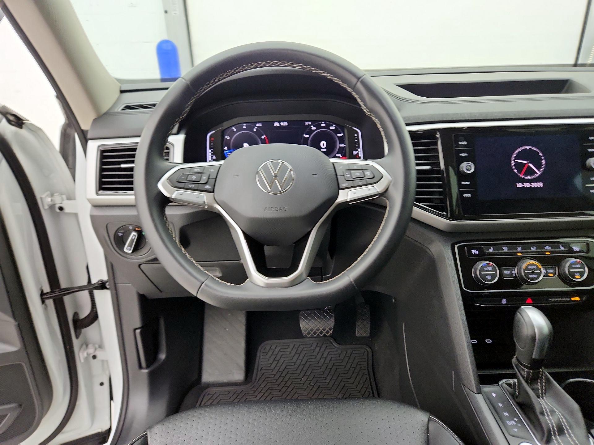 Thumbnail: 2023 Volkswagen Atlas - 10