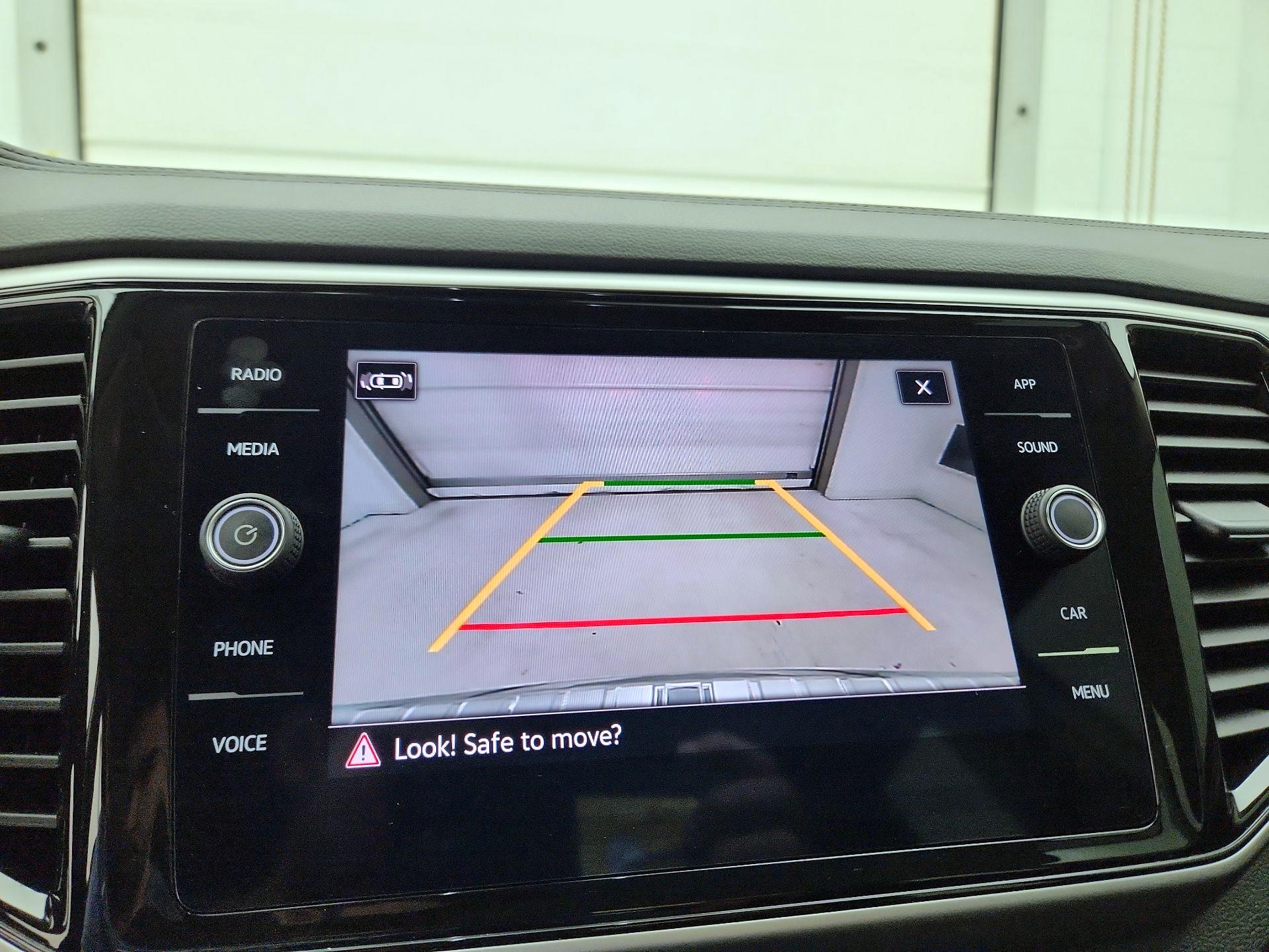 Thumbnail: 2023 Volkswagen Atlas - 14