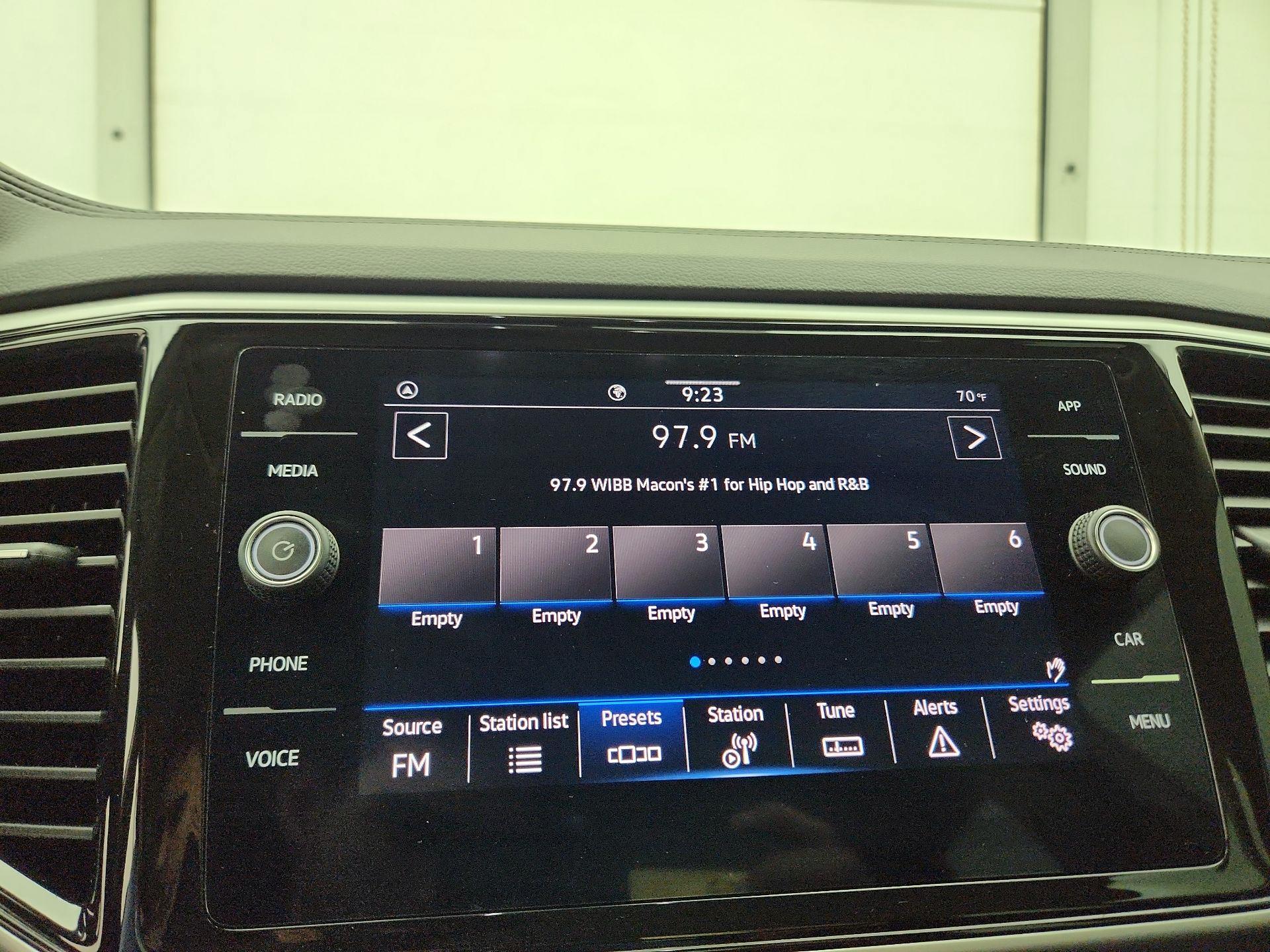 Thumbnail: 2023 Volkswagen Atlas - 15