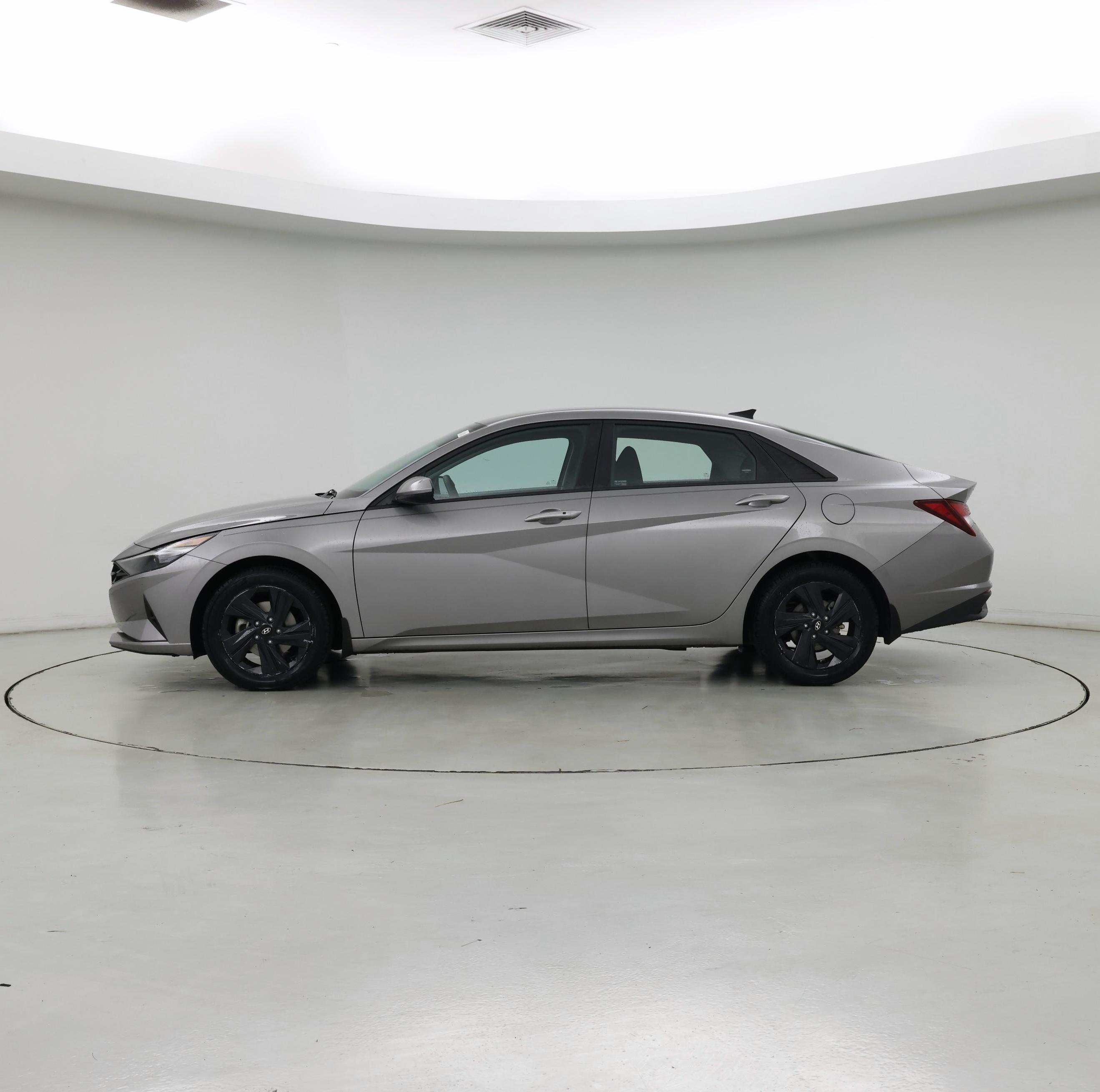 Thumbnail: 2023 Hyundai Elantra - 3
