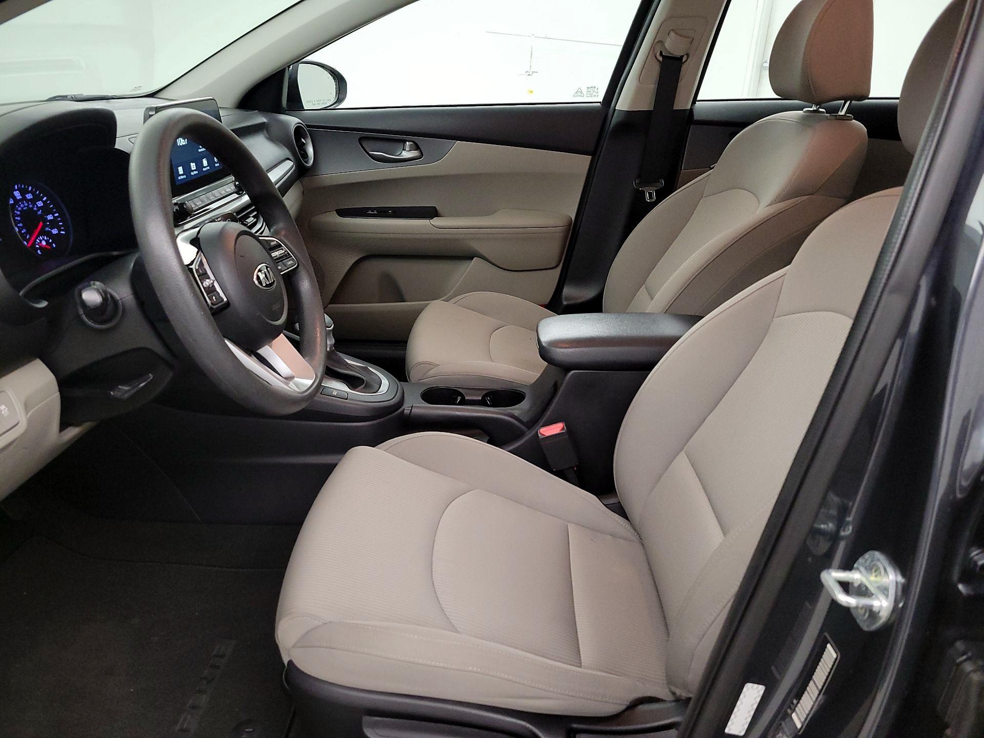 Thumbnail: 2021 Kia Forte - 11
