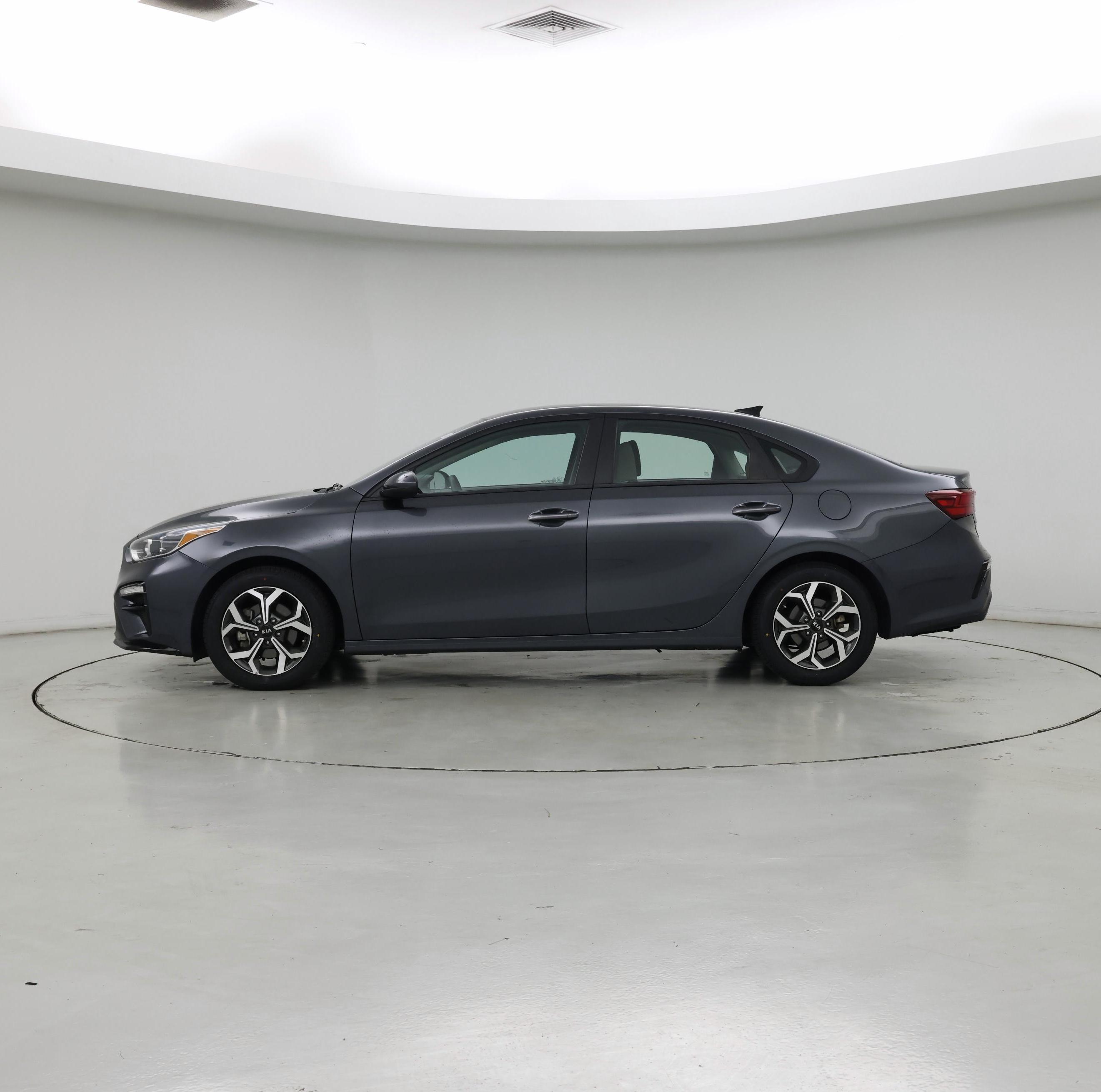Thumbnail: 2021 Kia Forte - 3