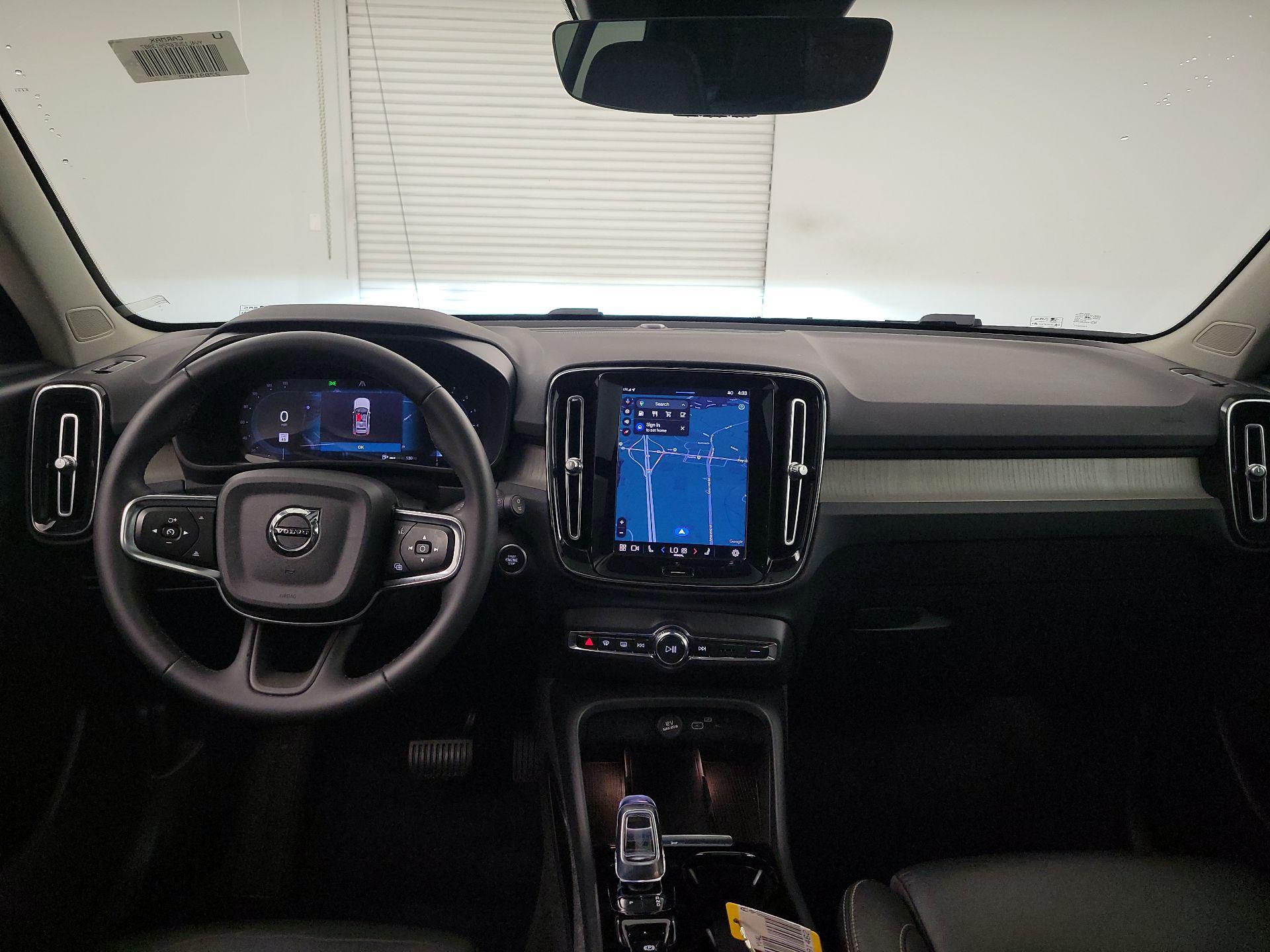 Thumbnail: 2023 Volvo XC40 - 9