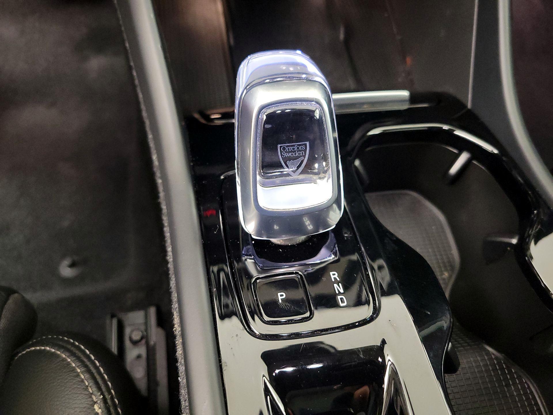 Thumbnail: 2023 Volvo XC40 - 18