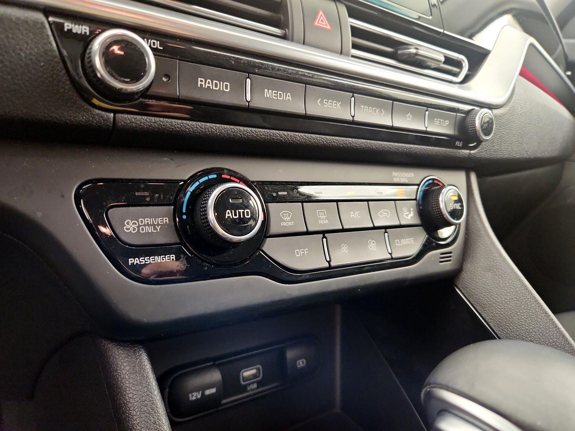 Thumbnail: 2020 Kia Niro - 16