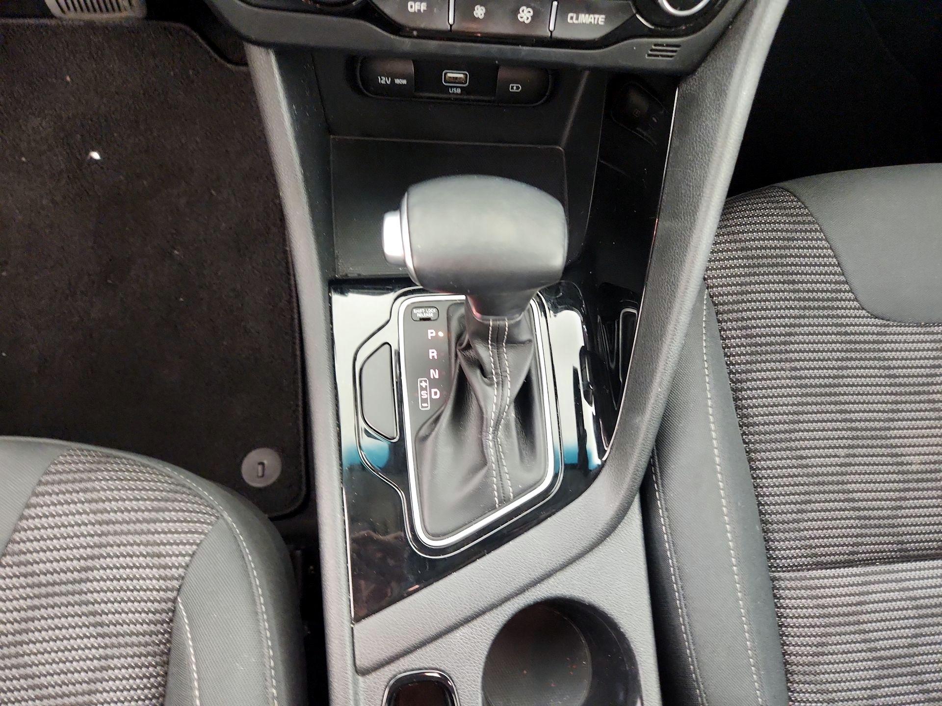 Thumbnail: 2020 Kia Niro - 17
