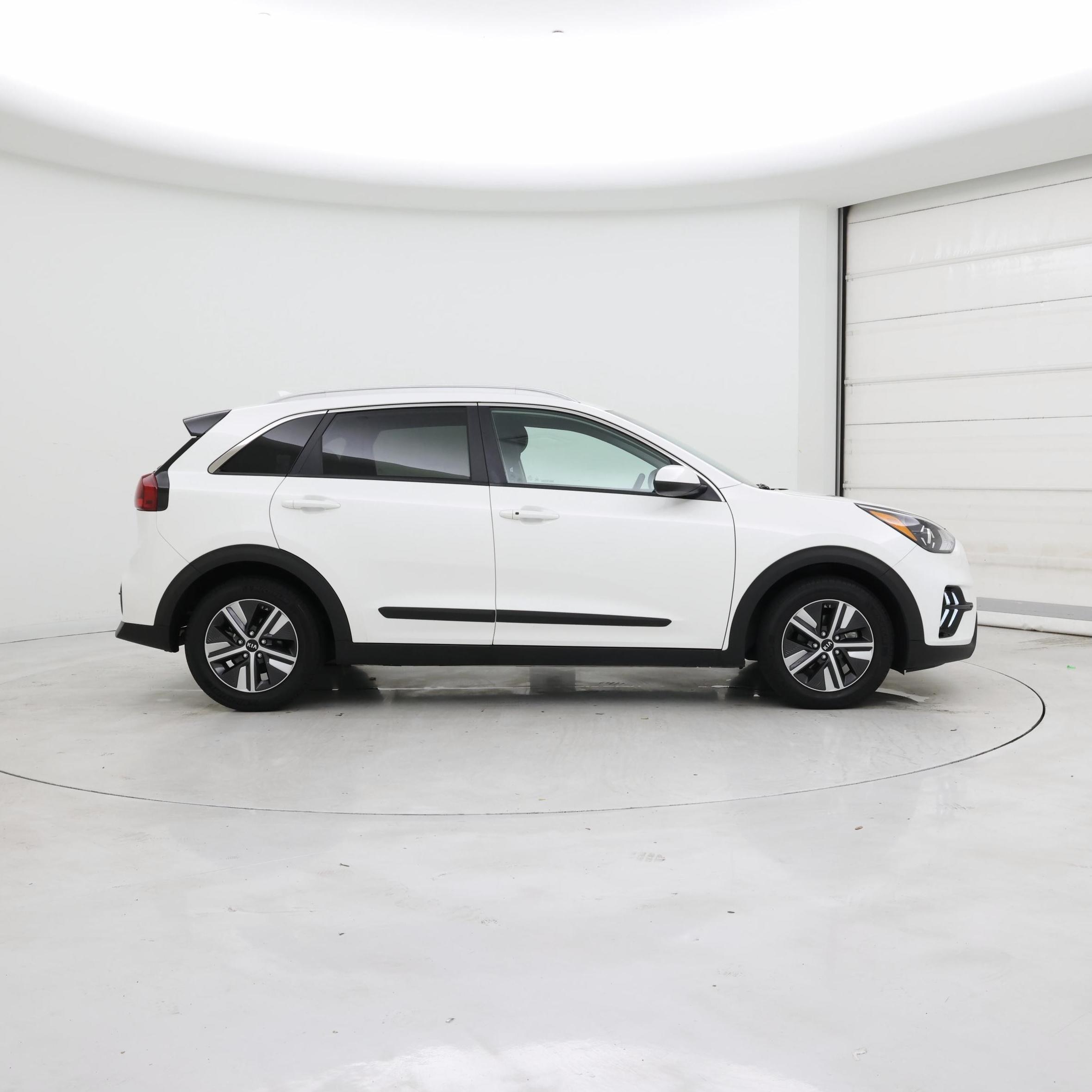 Thumbnail: 2020 Kia Niro - 7