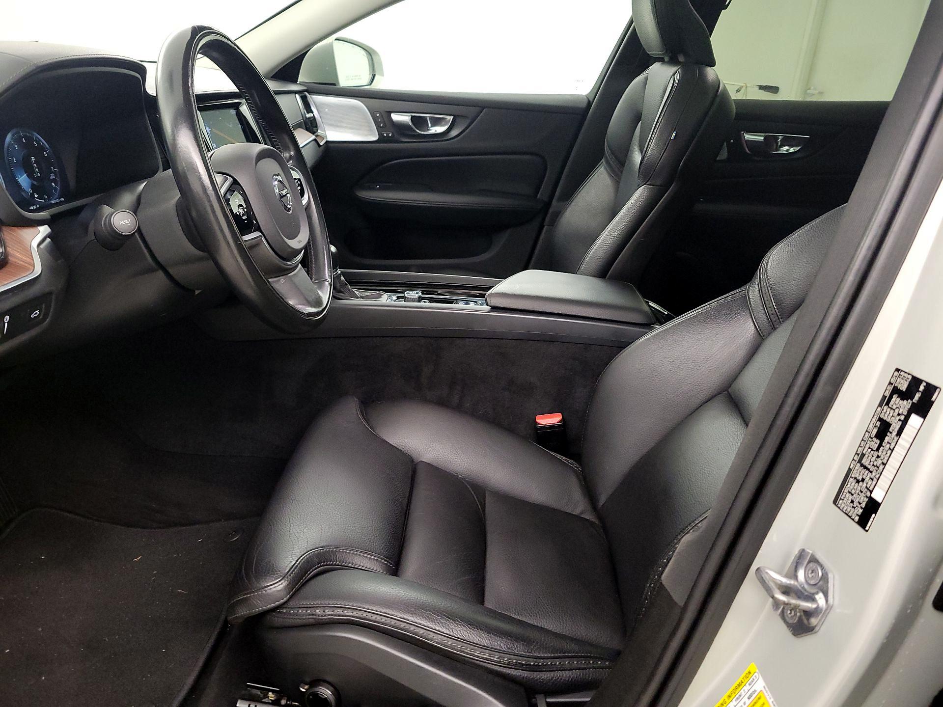 Thumbnail: 2020 Volvo S60 - 9