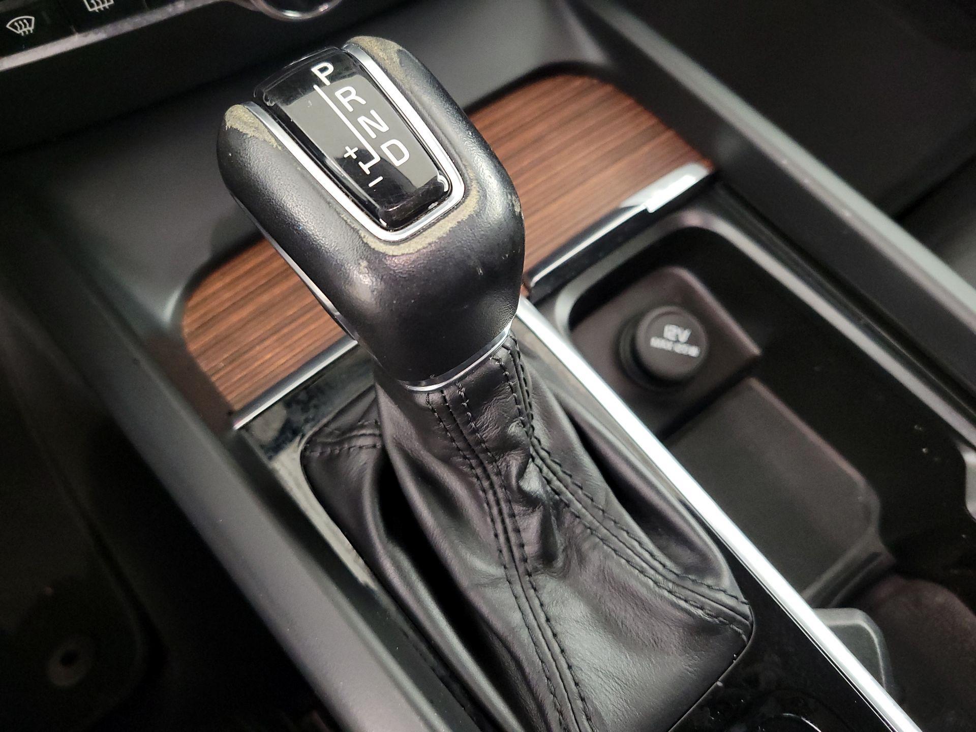 Thumbnail: 2020 Volvo S60 - 16