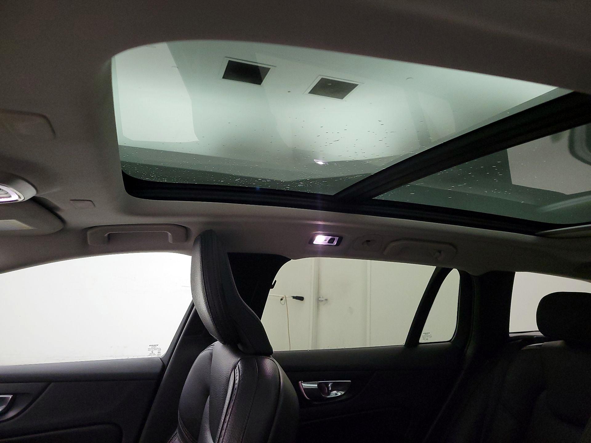 Thumbnail: 2020 Volvo S60 - 18