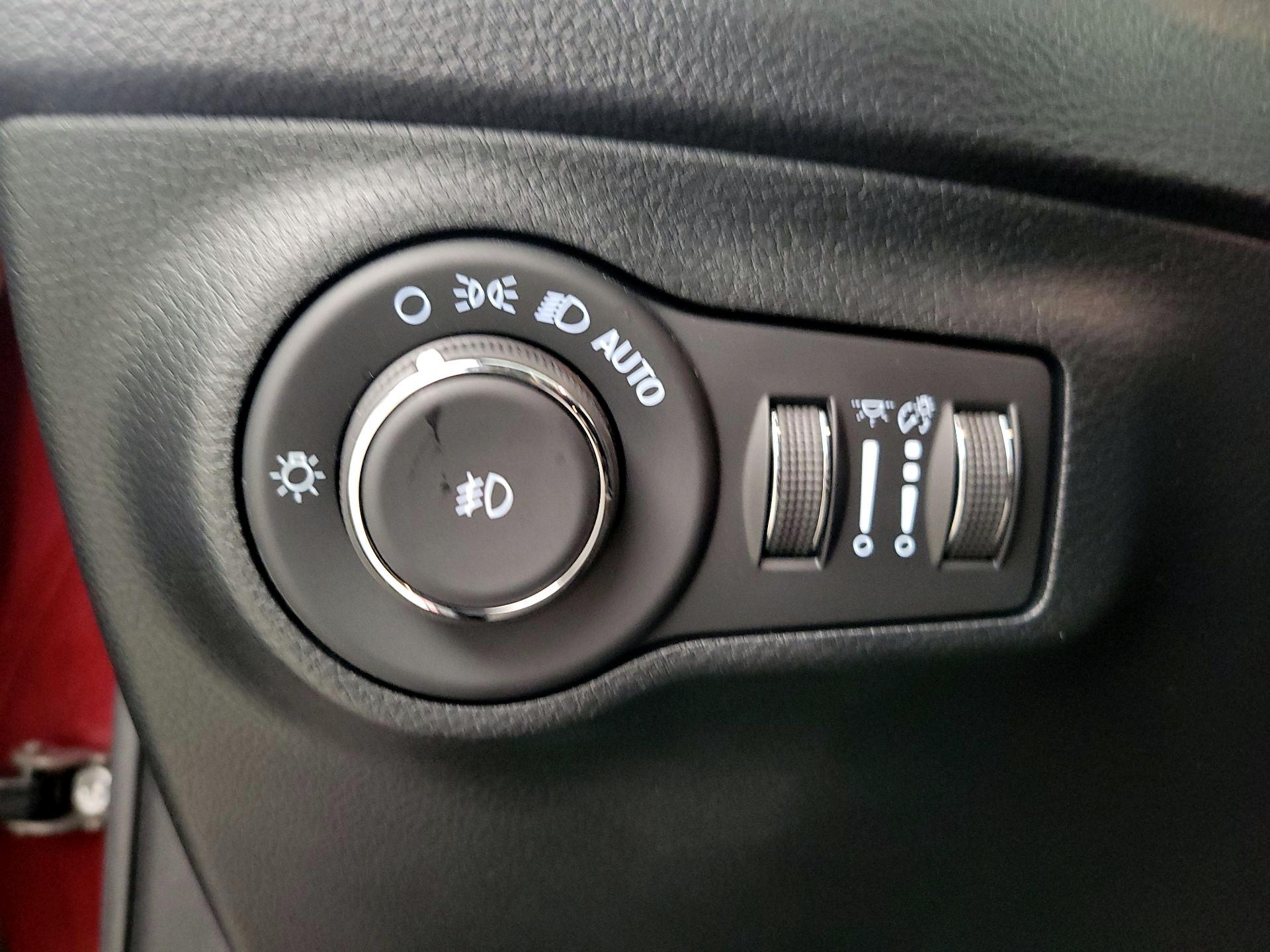 Thumbnail: 2021 Jeep Compass - 11