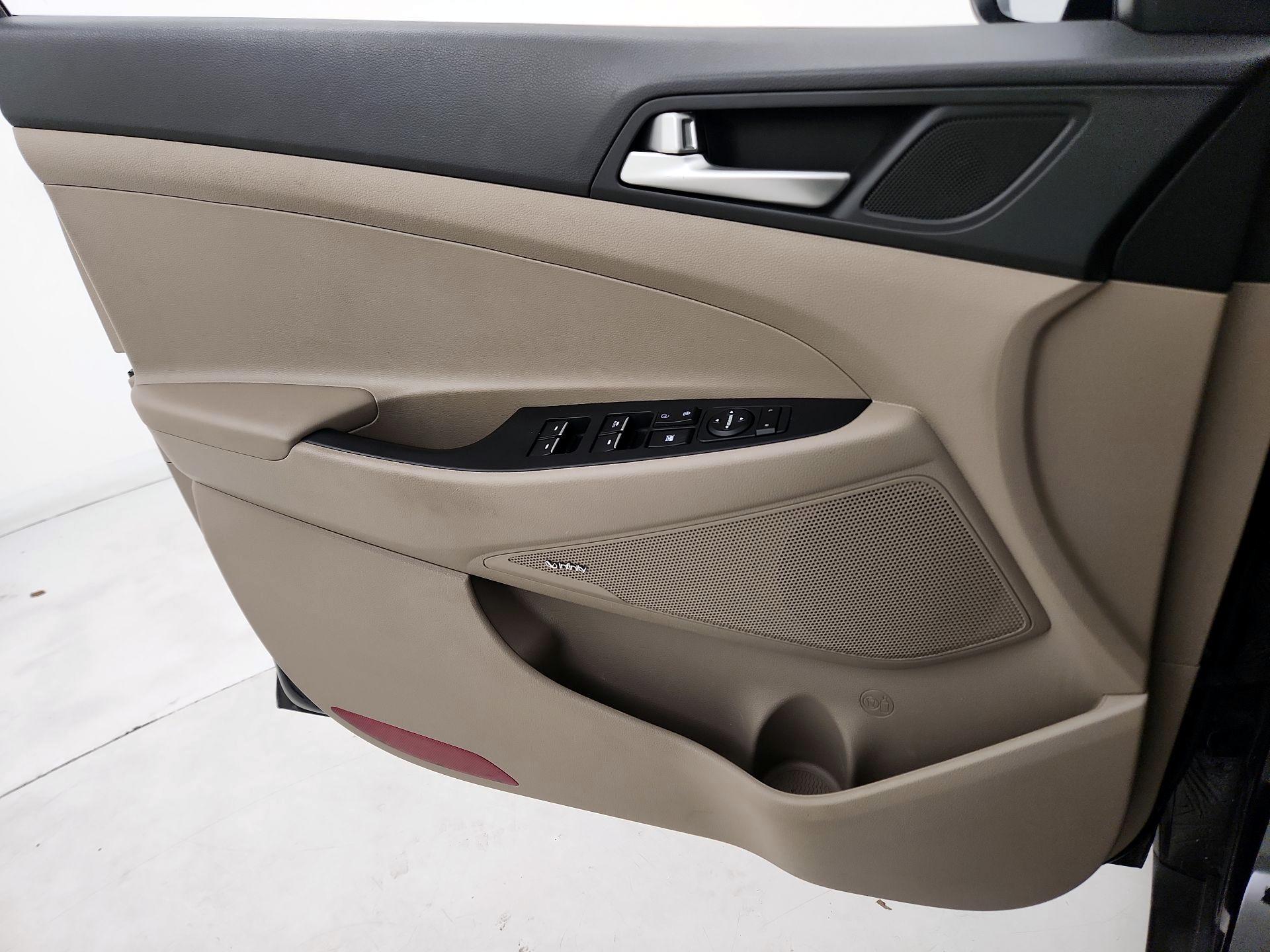 Thumbnail: 2021 Hyundai Tucson - 12