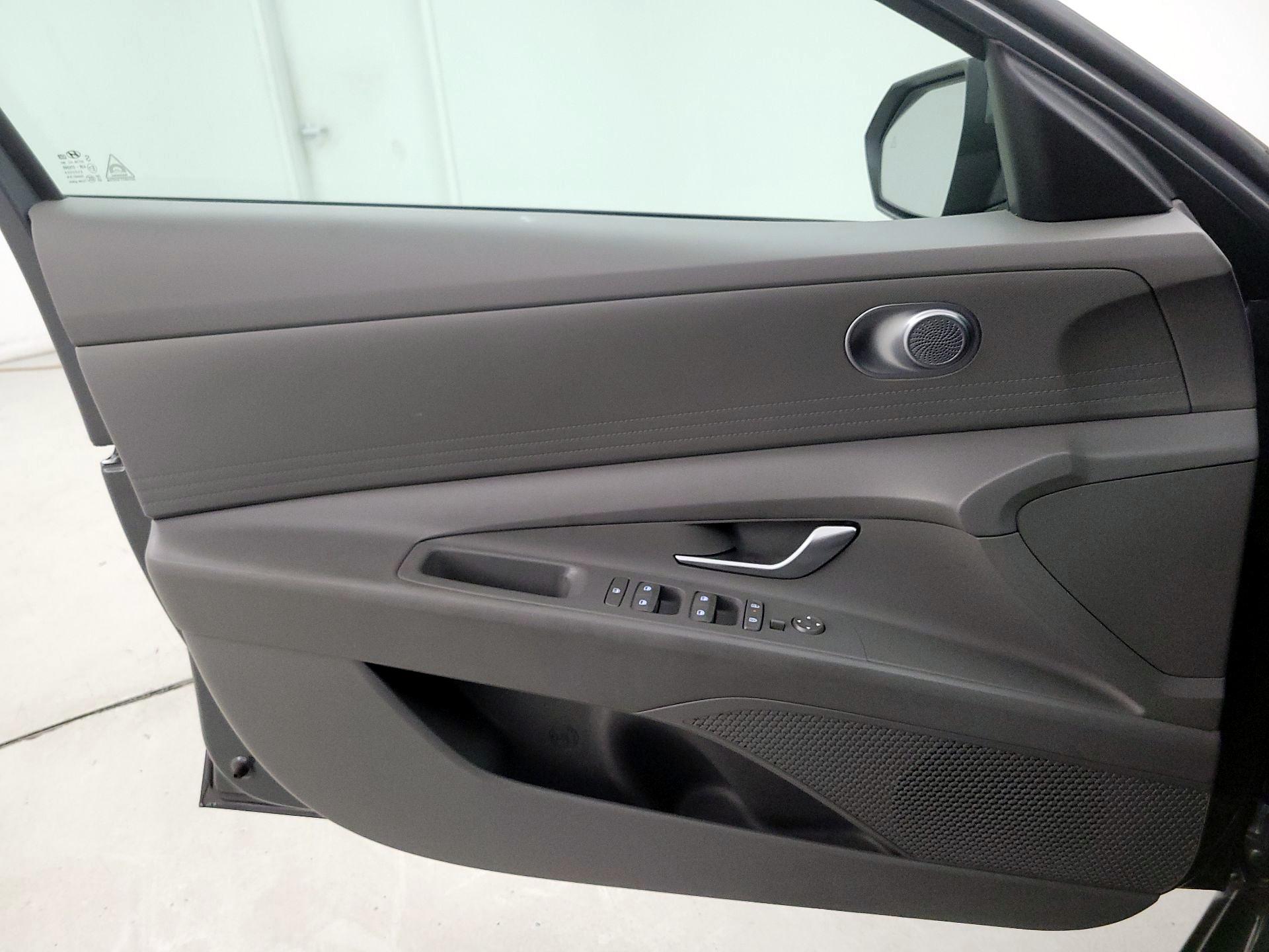 Thumbnail: 2024 Hyundai Elantra - 20