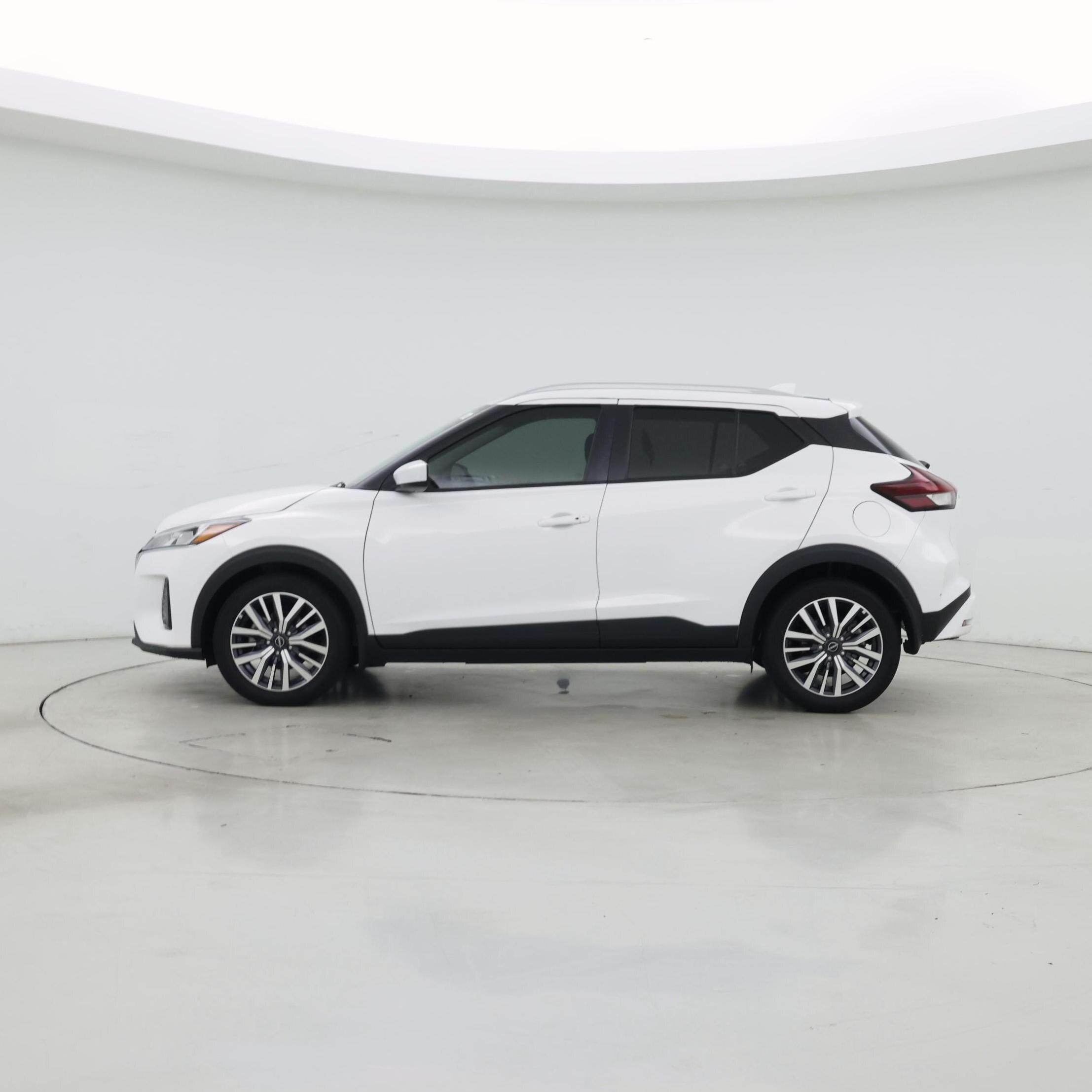 Thumbnail: 2023 Nissan Kicks - 3