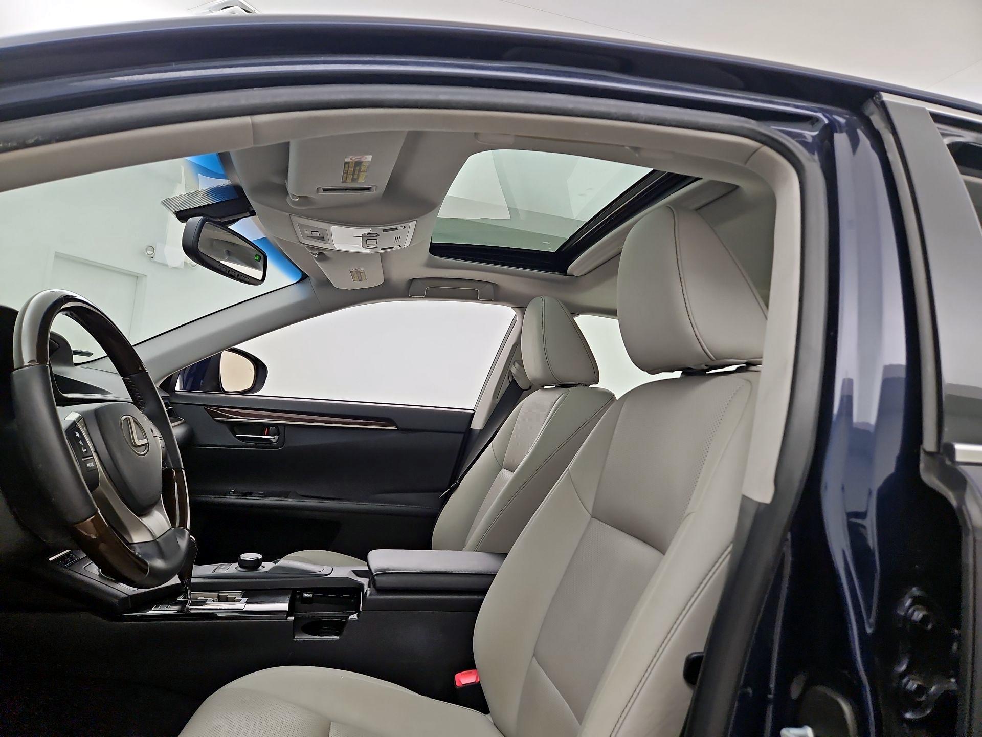 Thumbnail: 2015 Lexus ES - 19