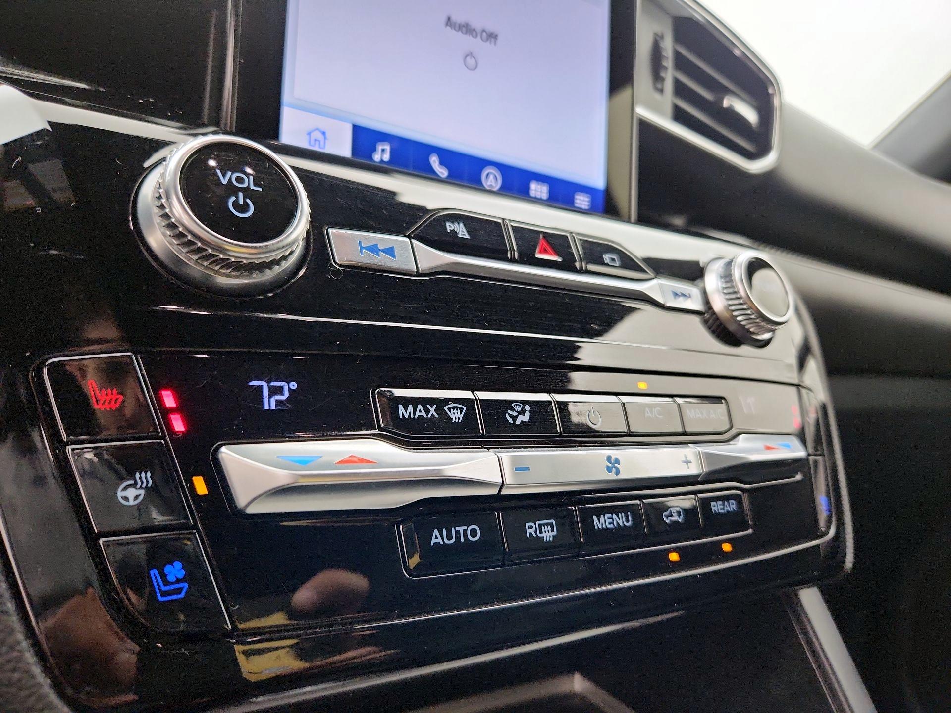 Thumbnail: 2021 Ford Explorer - 17