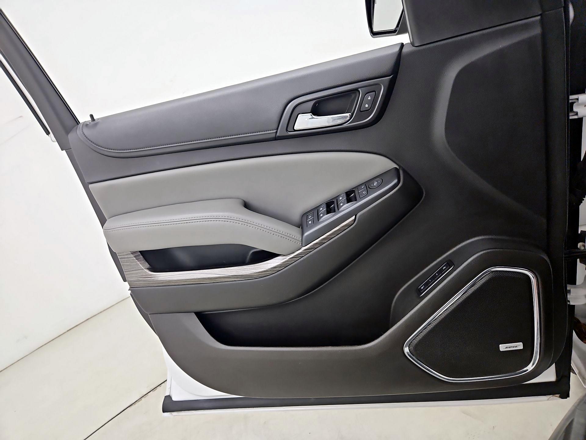 Thumbnail: 2015 Chevrolet Suburban - 12