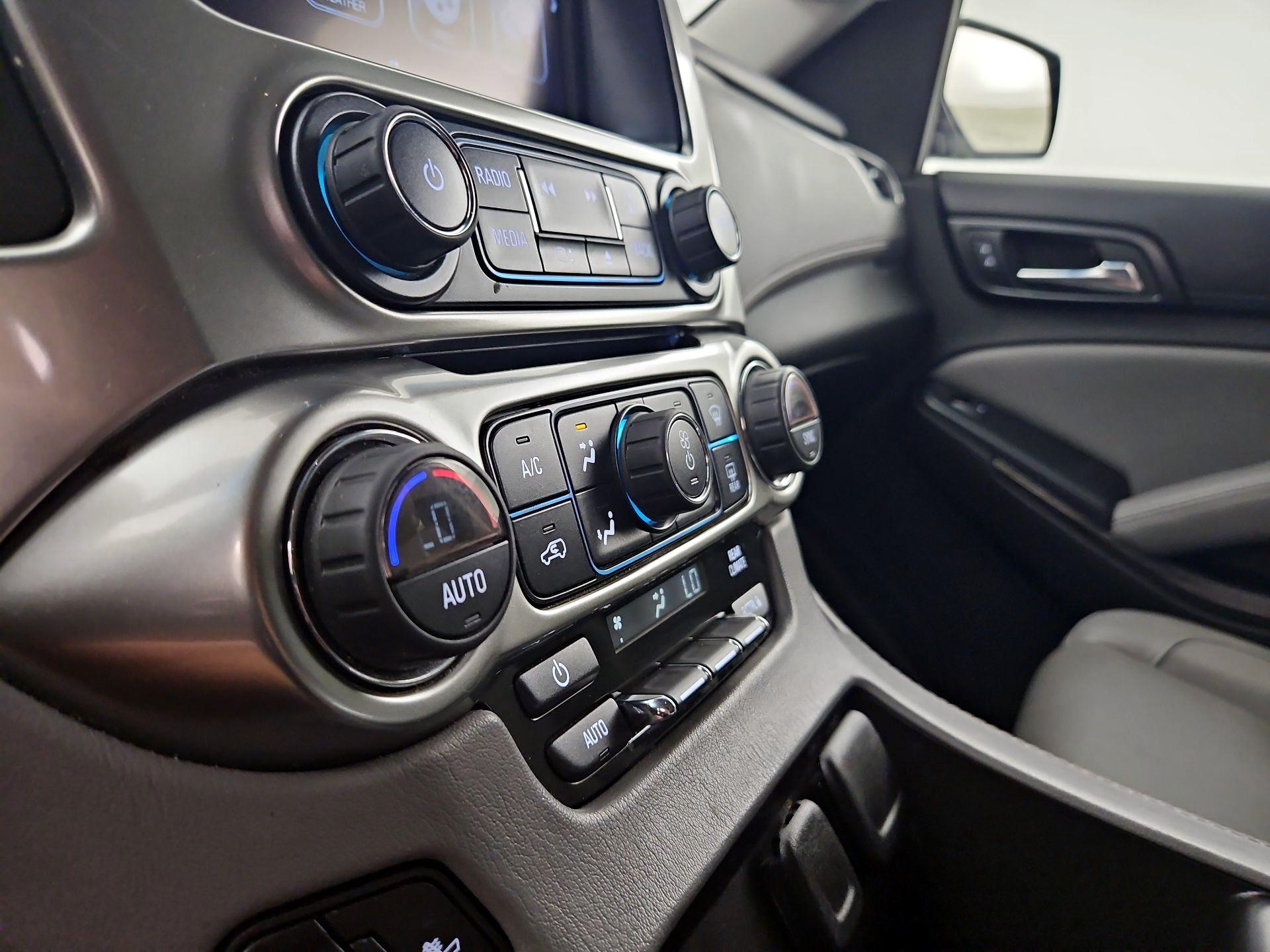 Thumbnail: 2015 Chevrolet Suburban - 16