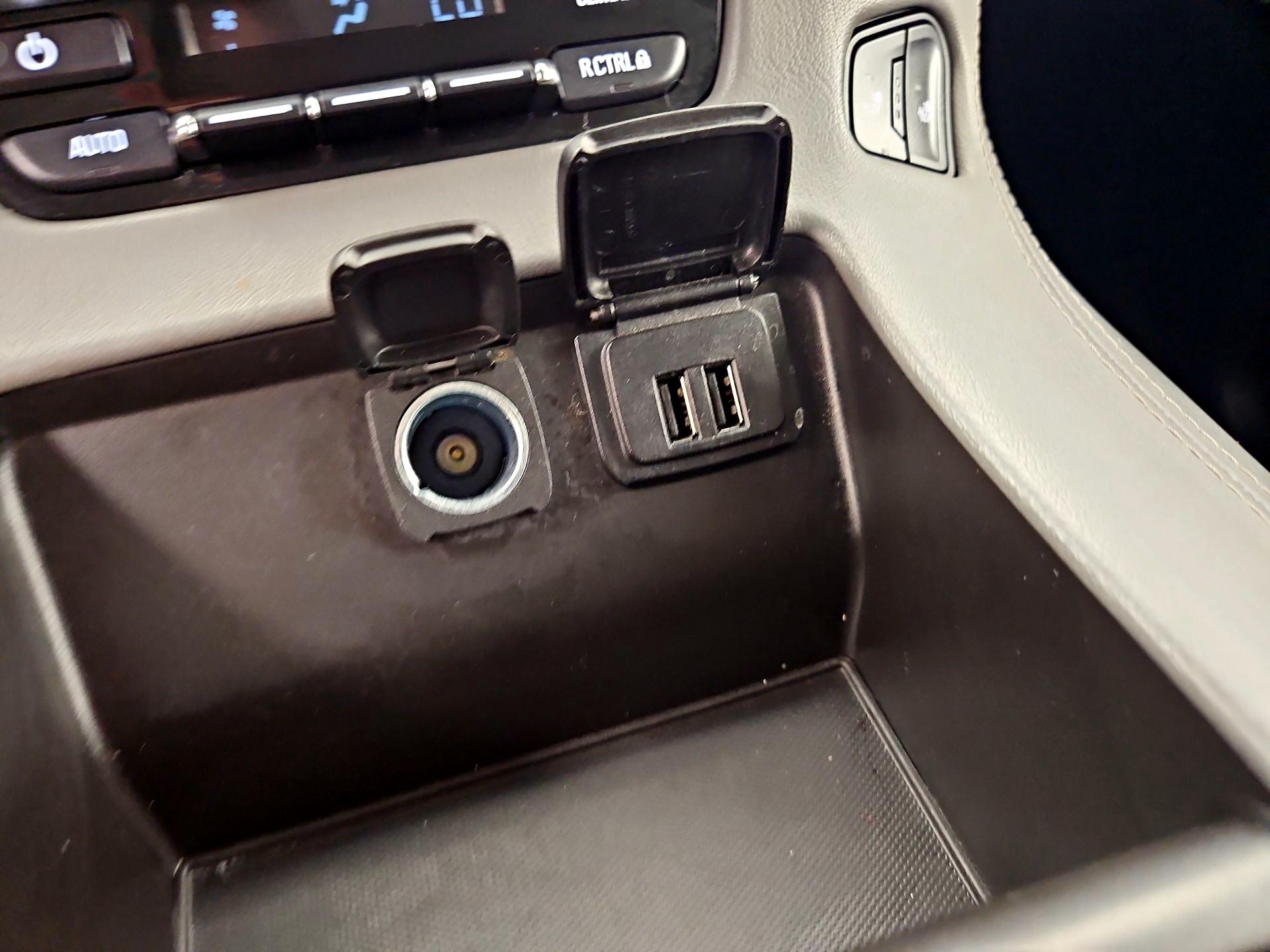 Thumbnail: 2015 Chevrolet Suburban - 18