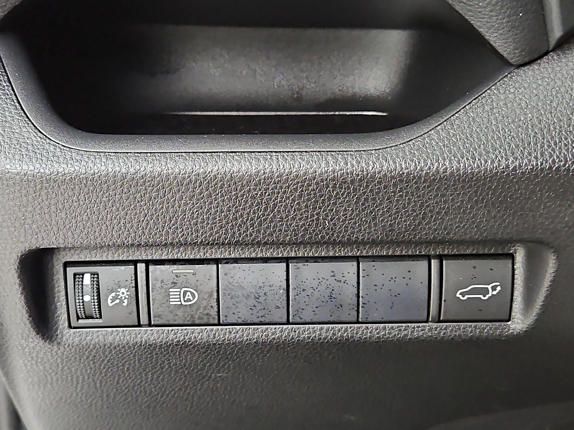 Thumbnail: 2019 Toyota RAV4 - 13