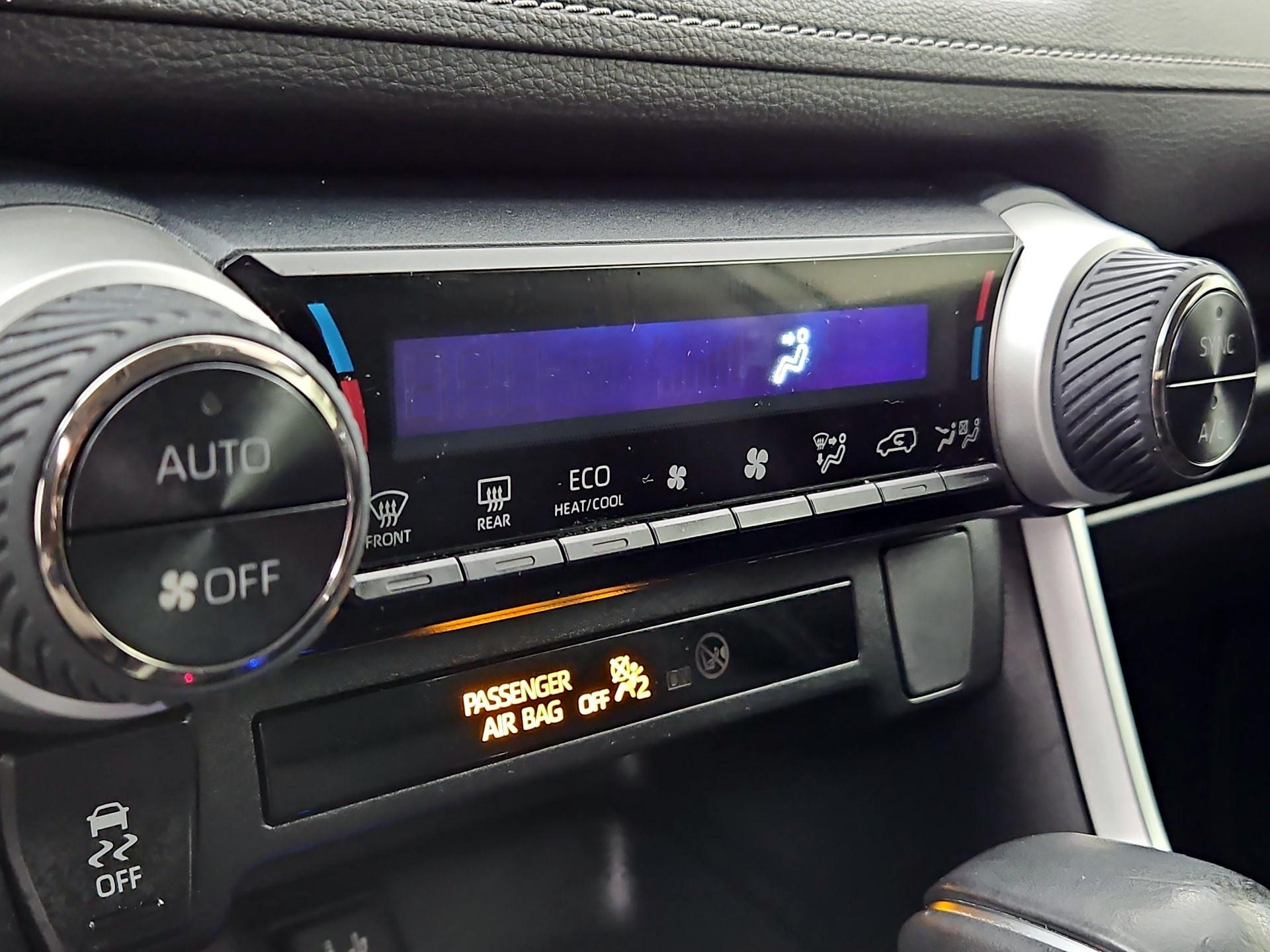 Thumbnail: 2019 Toyota RAV4 - 16