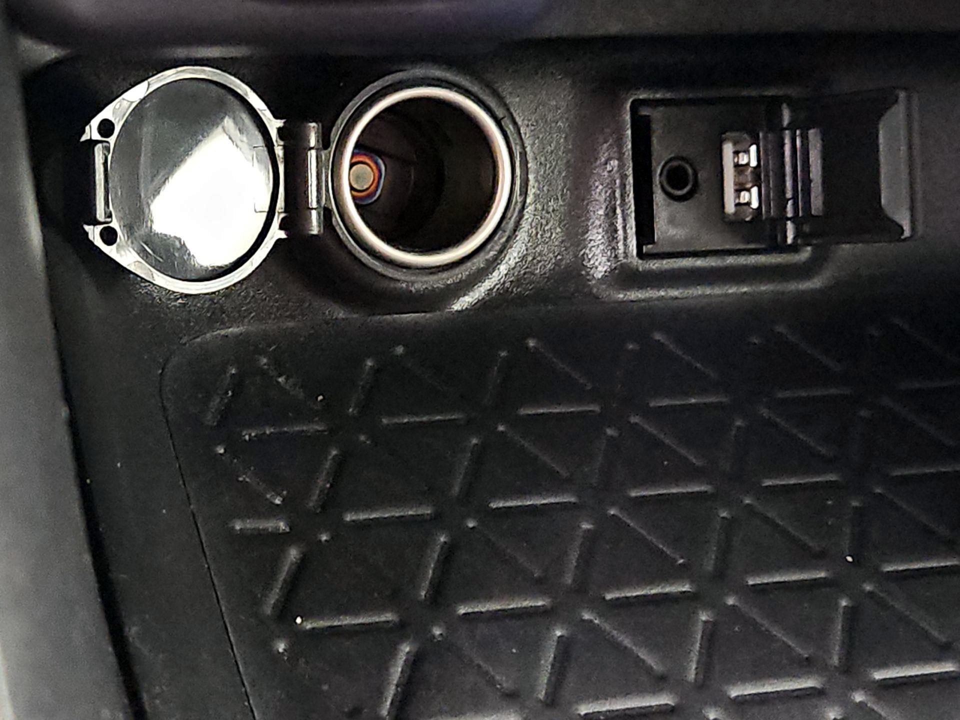 Thumbnail: 2019 Toyota RAV4 - 18