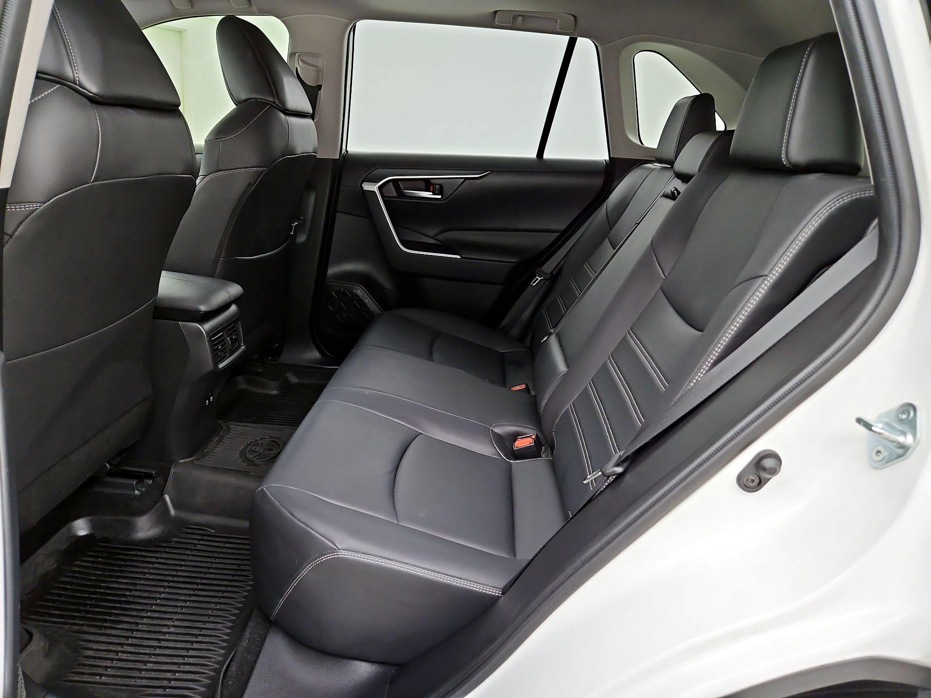 Thumbnail: 2019 Toyota RAV4 - 20