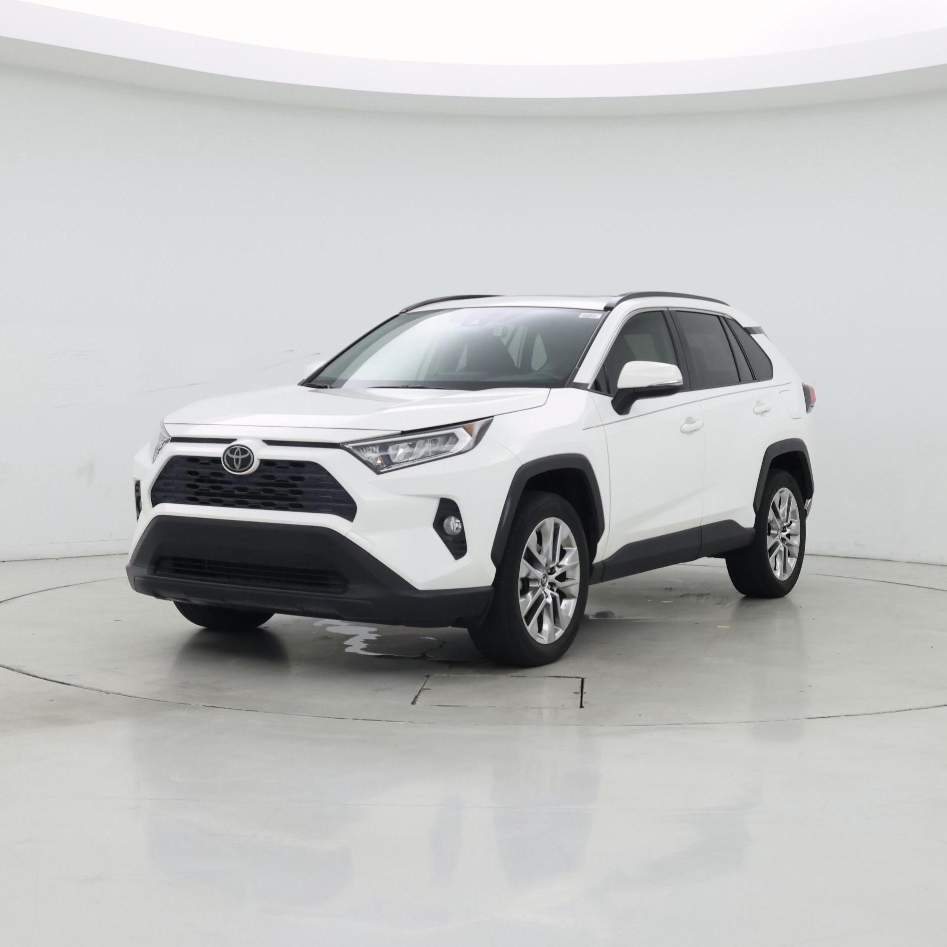 Thumbnail: 2019 Toyota RAV4 - 4