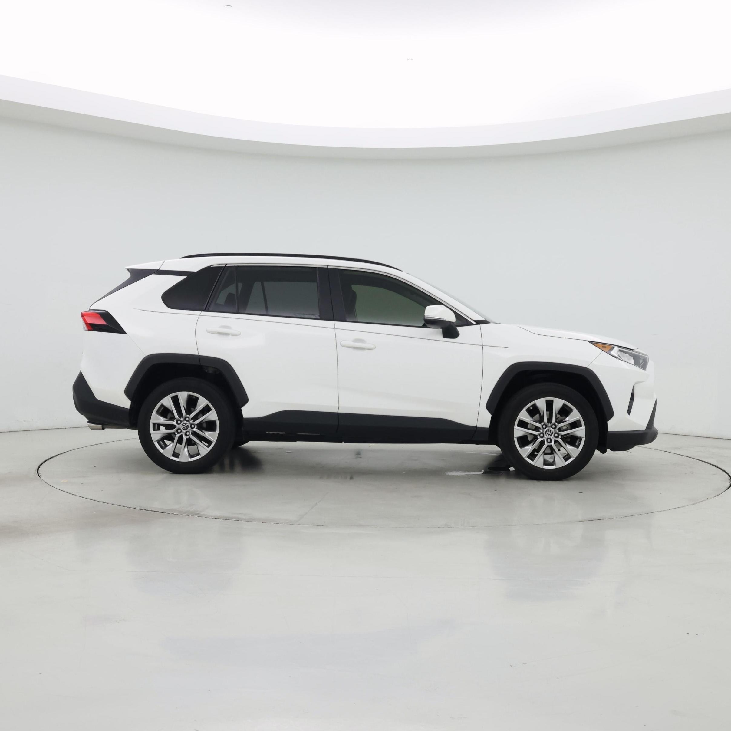 Thumbnail: 2019 Toyota RAV4 - 7