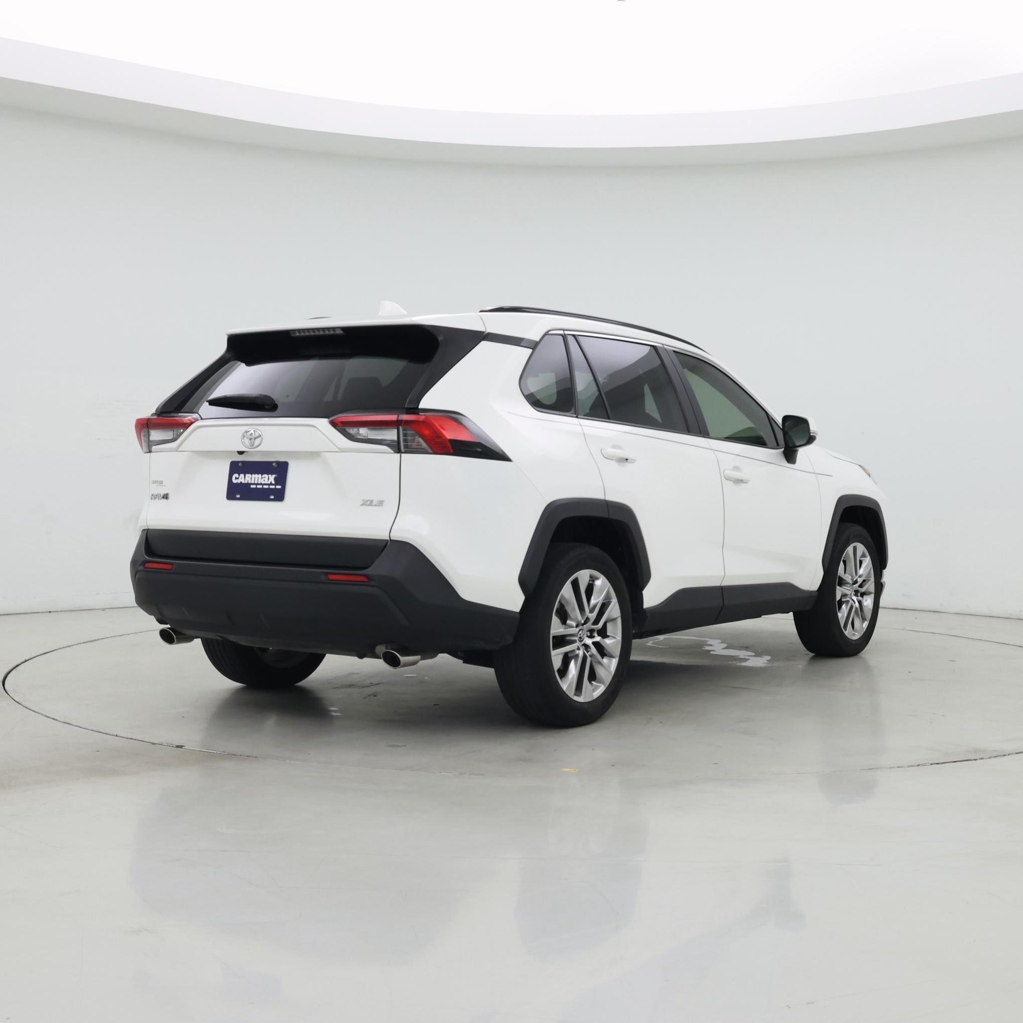 Thumbnail: 2019 Toyota RAV4 - 8