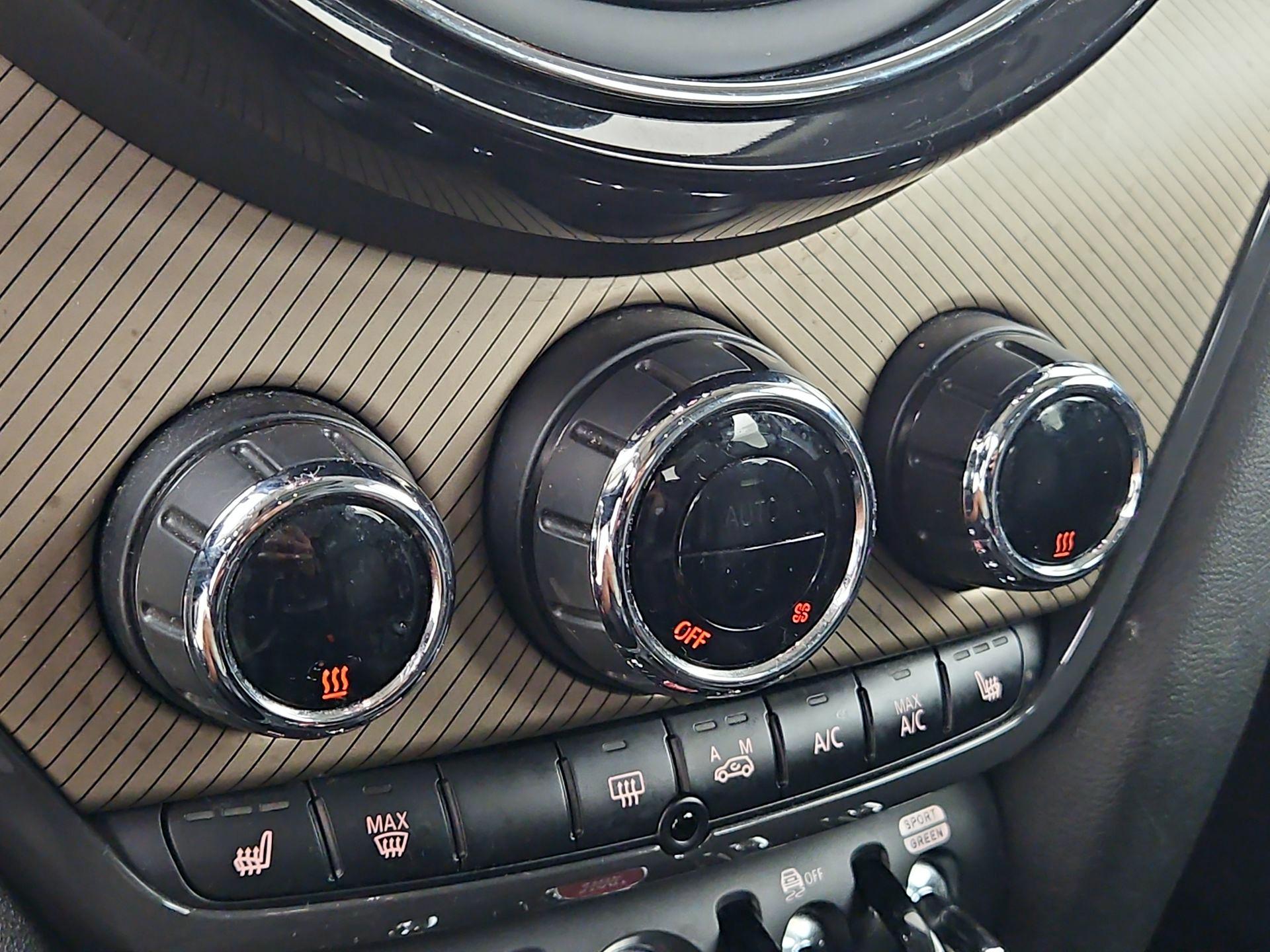 Thumbnail: 2020 MINI Cooper Countryman - 17