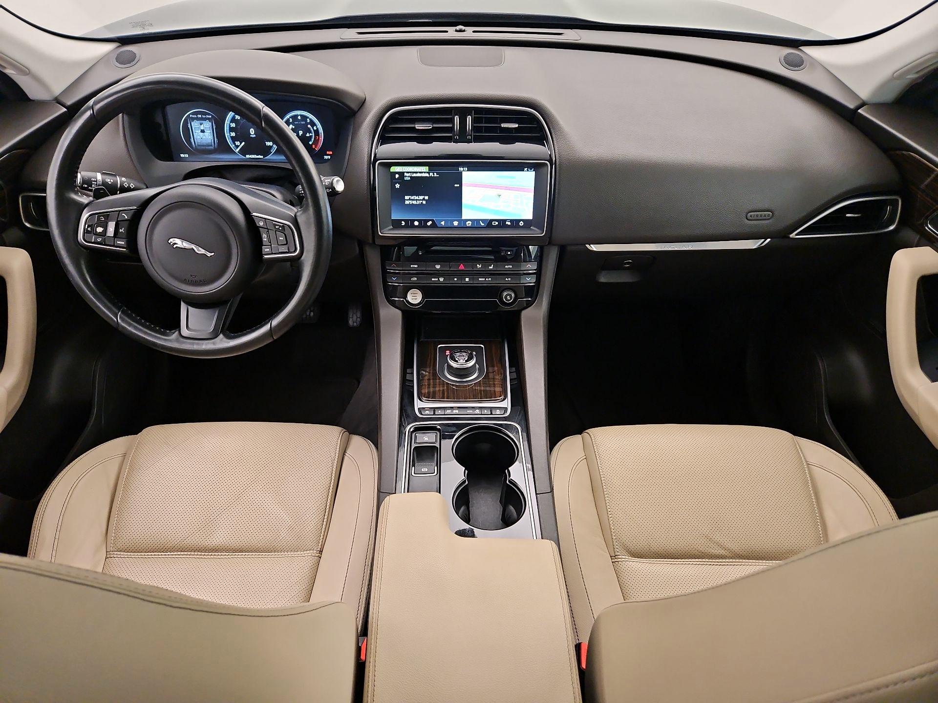 Thumbnail: 2017 Jaguar F-Pace - 9