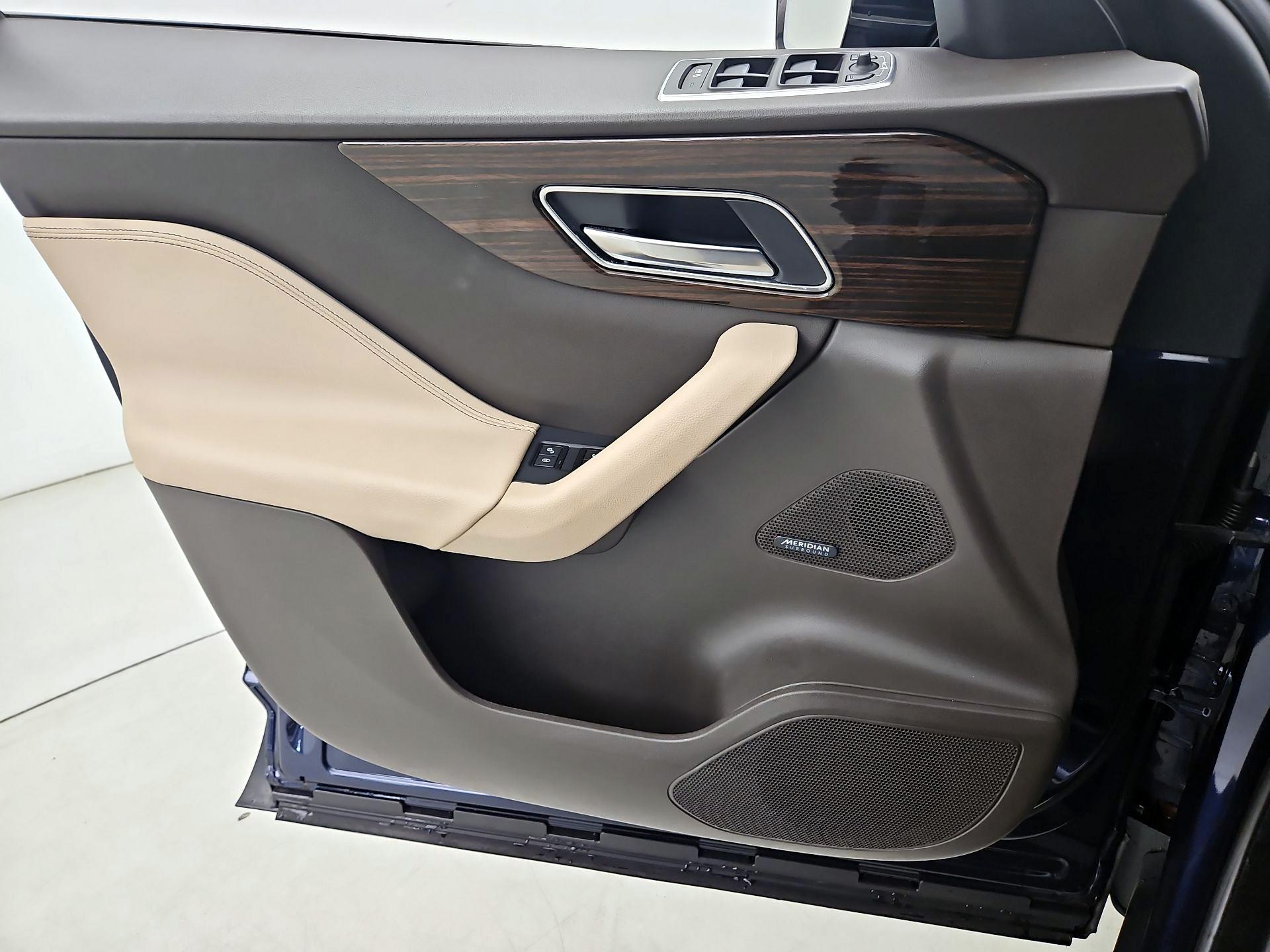 Thumbnail: 2017 Jaguar F-Pace - 12