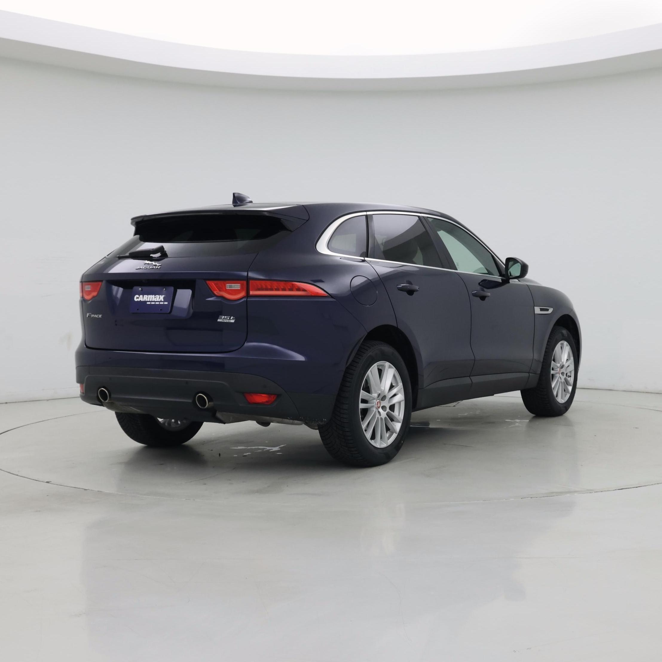 Thumbnail: 2017 Jaguar F-Pace - 8