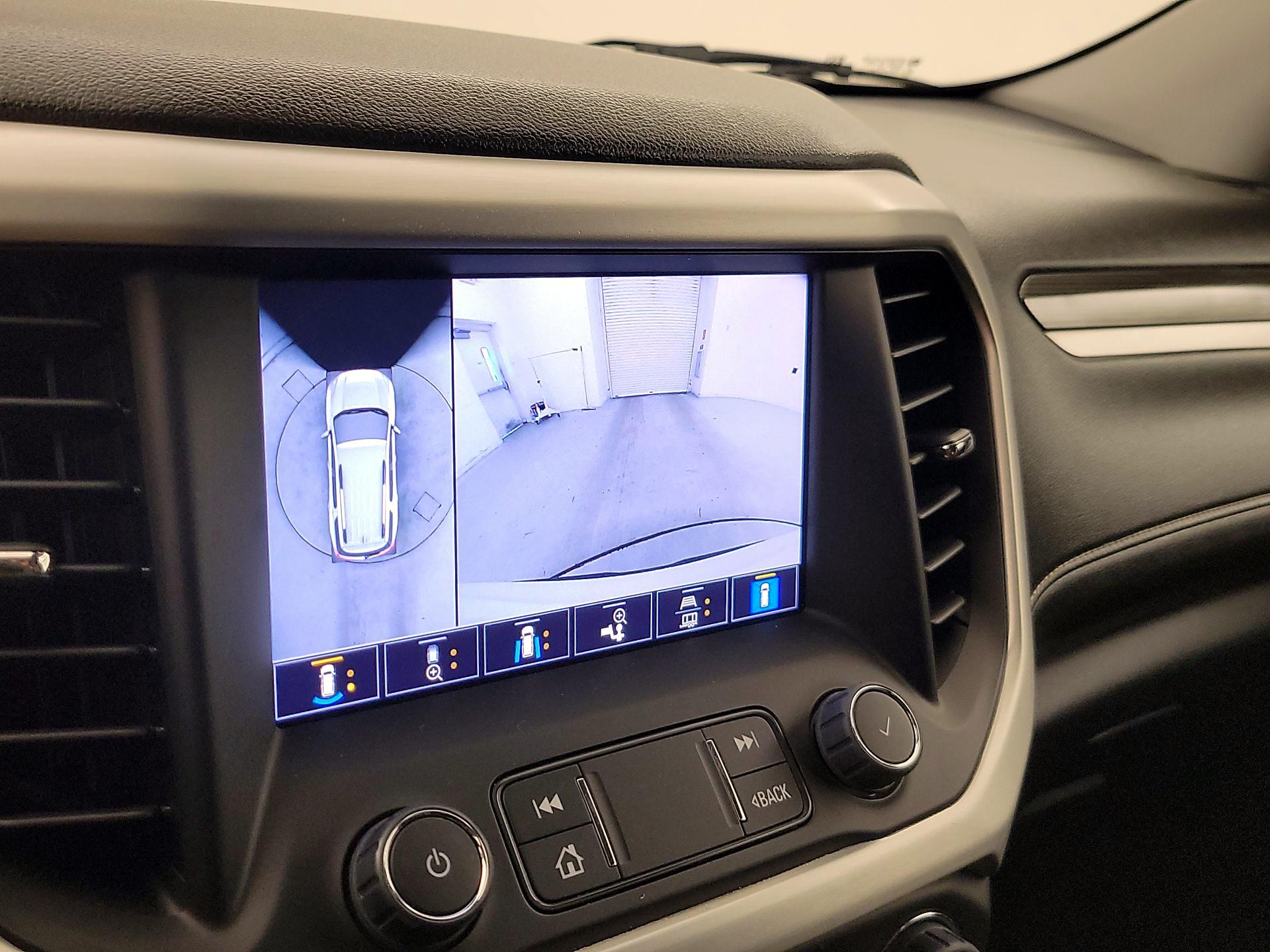 Thumbnail: 2023 GMC Acadia - 15