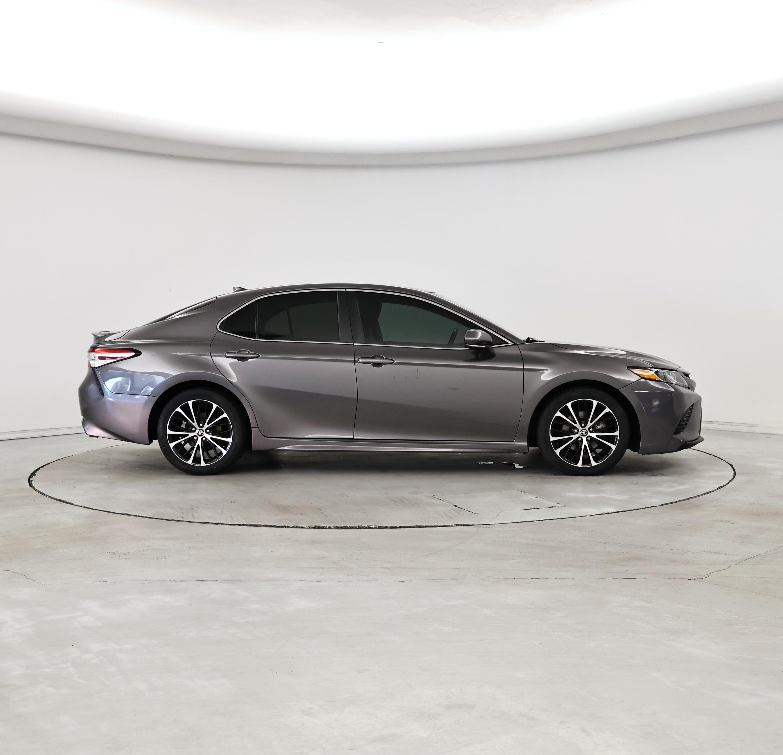 Thumbnail: 2020 Toyota Camry - 7
