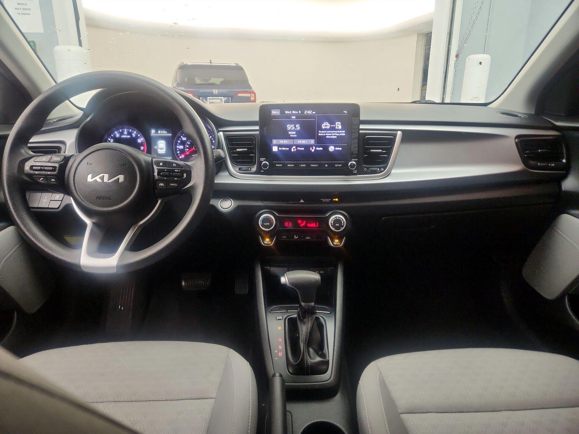 Thumbnail: 2022 Kia Rio - 9