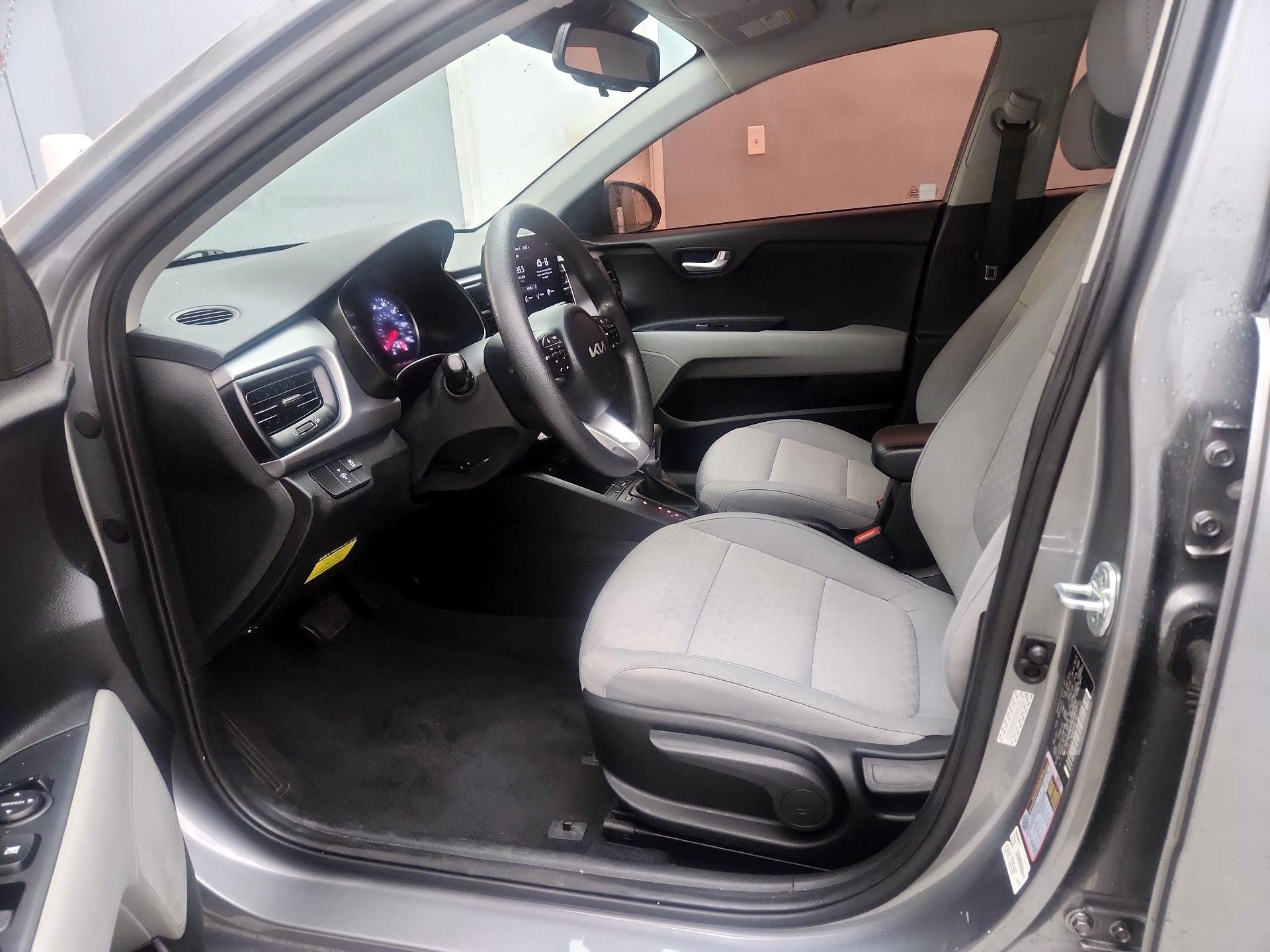 Thumbnail: 2022 Kia Rio - 11