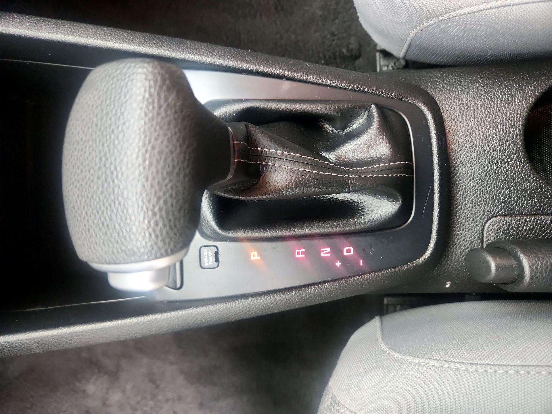 Thumbnail: 2022 Kia Rio - 17