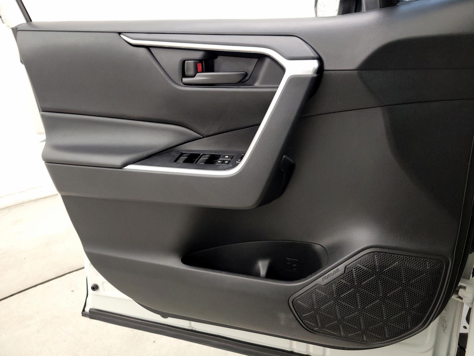 Thumbnail: 2023 Toyota RAV4 - 12