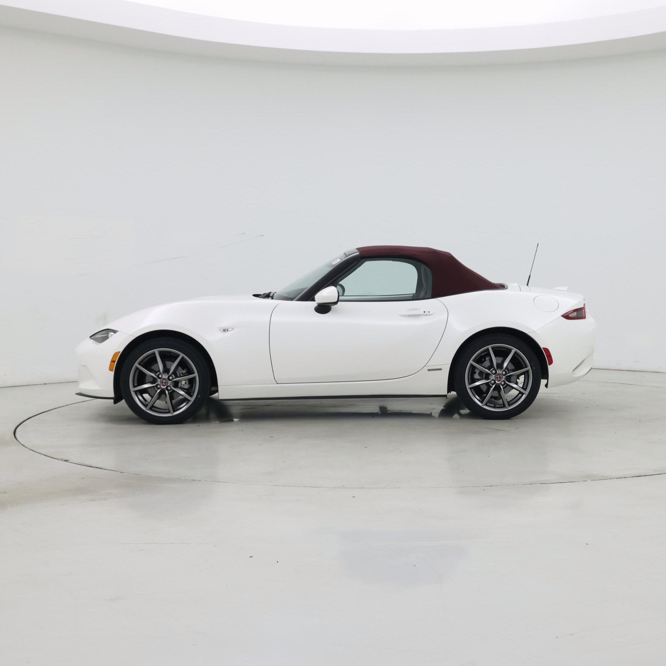 Thumbnail: 2020 Mazda MX-5 Miata - 3