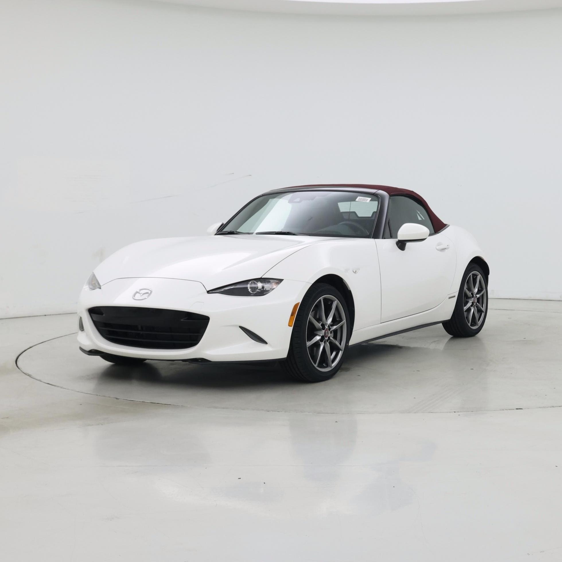 Thumbnail: 2020 Mazda MX-5 Miata - 4