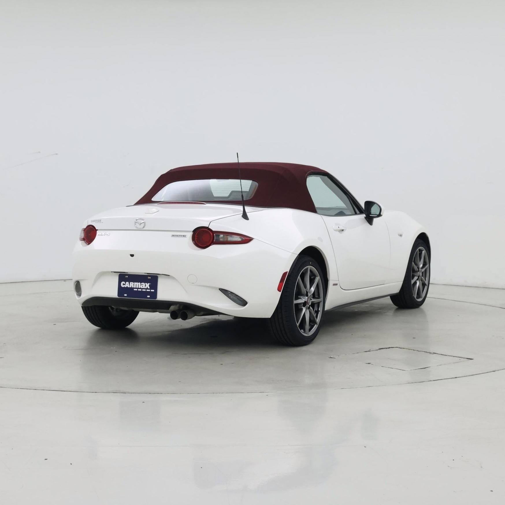 Thumbnail: 2020 Mazda MX-5 Miata - 8