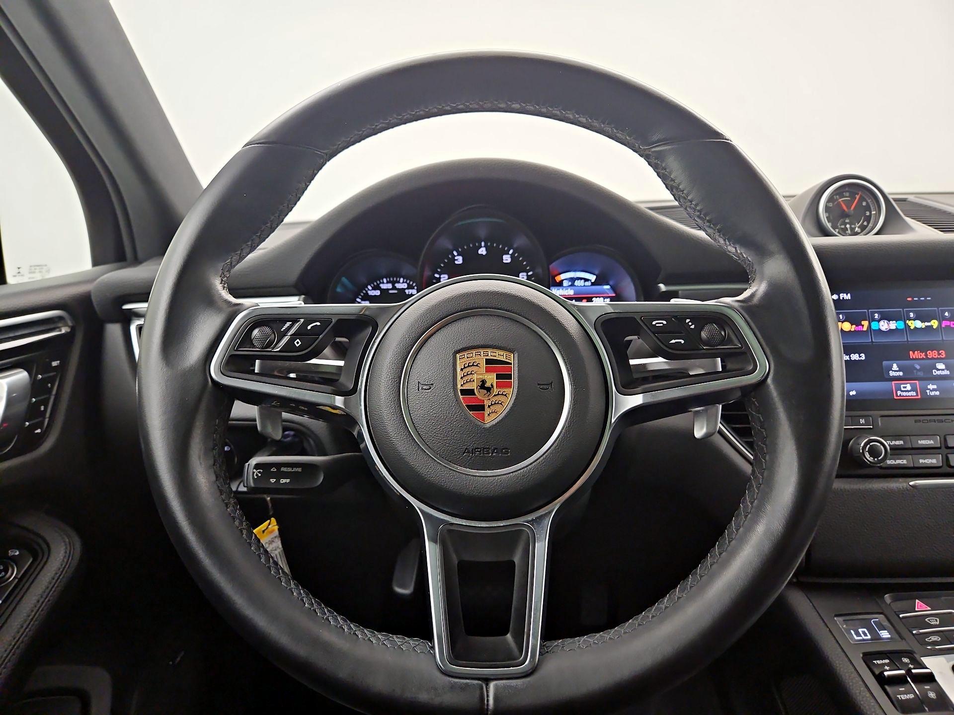Thumbnail: 2017 Porsche Macan - 10